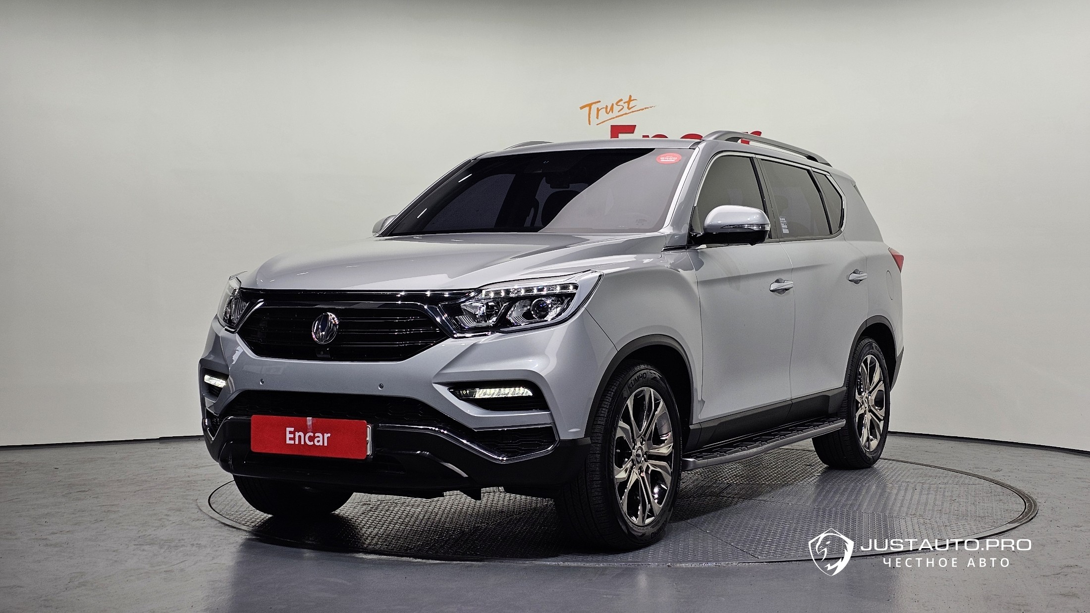 Автомобиль KG_Mobility_Ssangyong Rexton