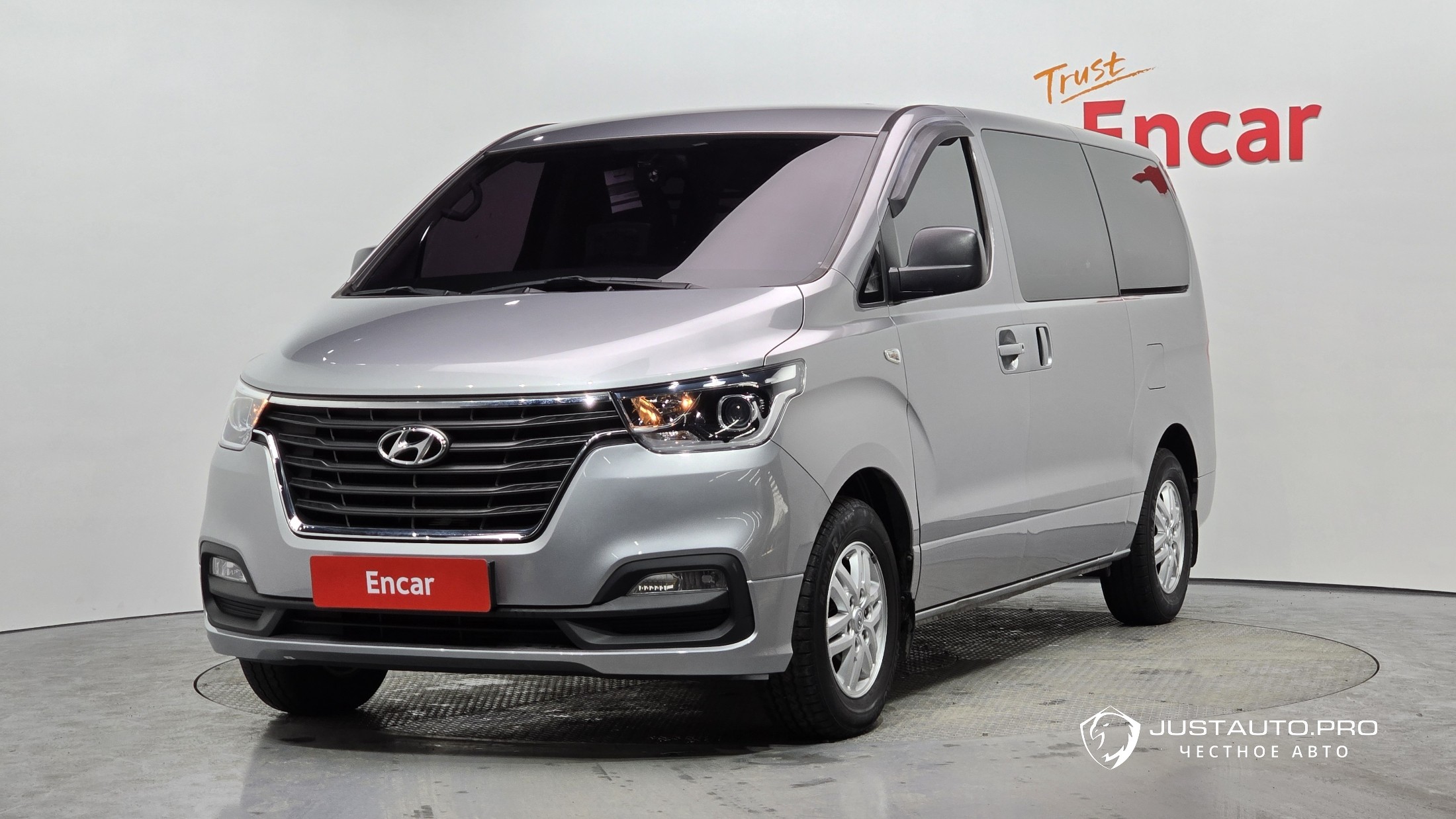 Автомобиль Hyundai Starex