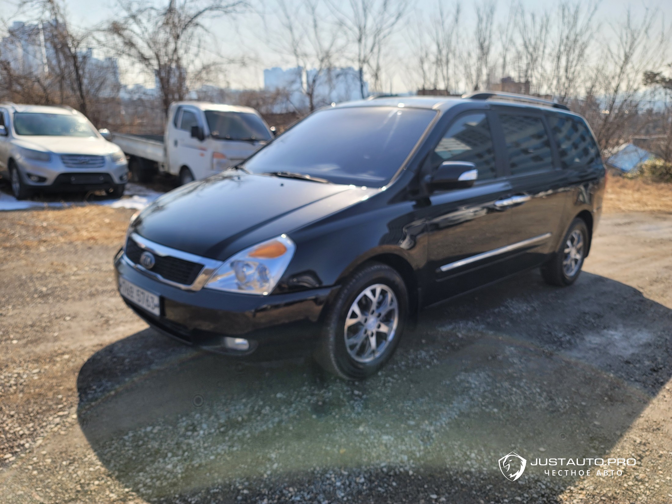 Автомобиль Kia Canival