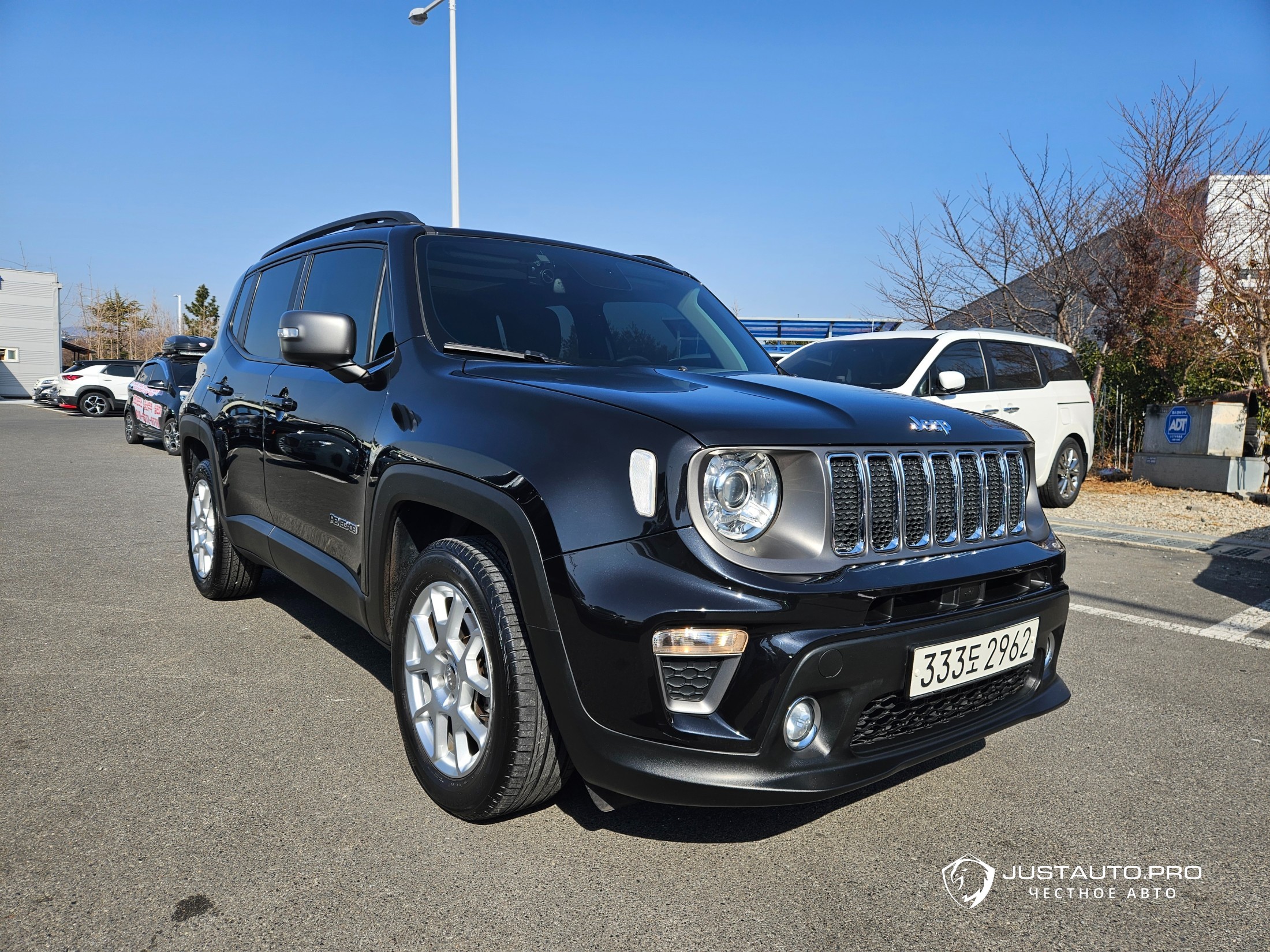 Автомобиль Jeep Renegade