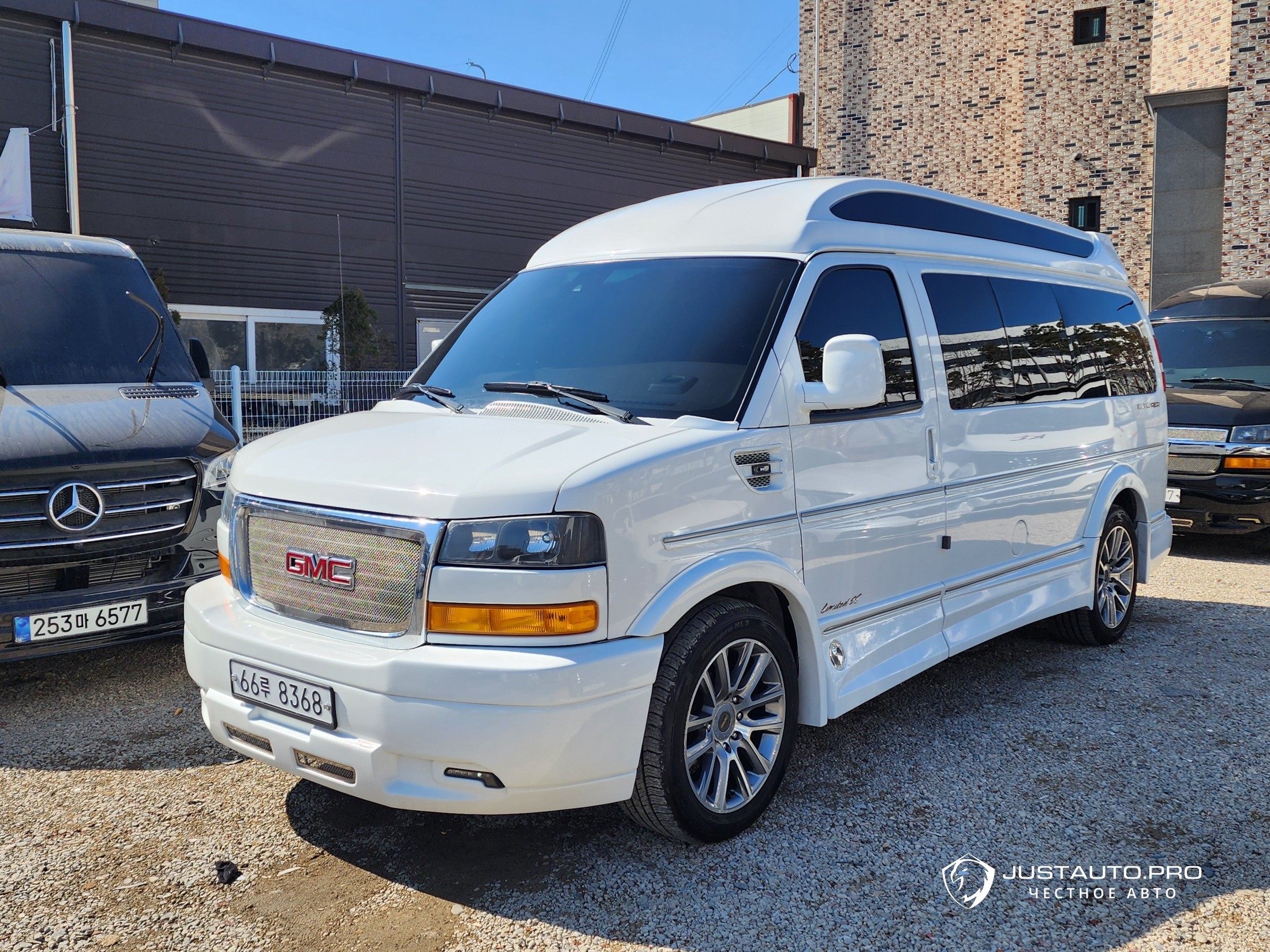 Автомобиль GMC Savana