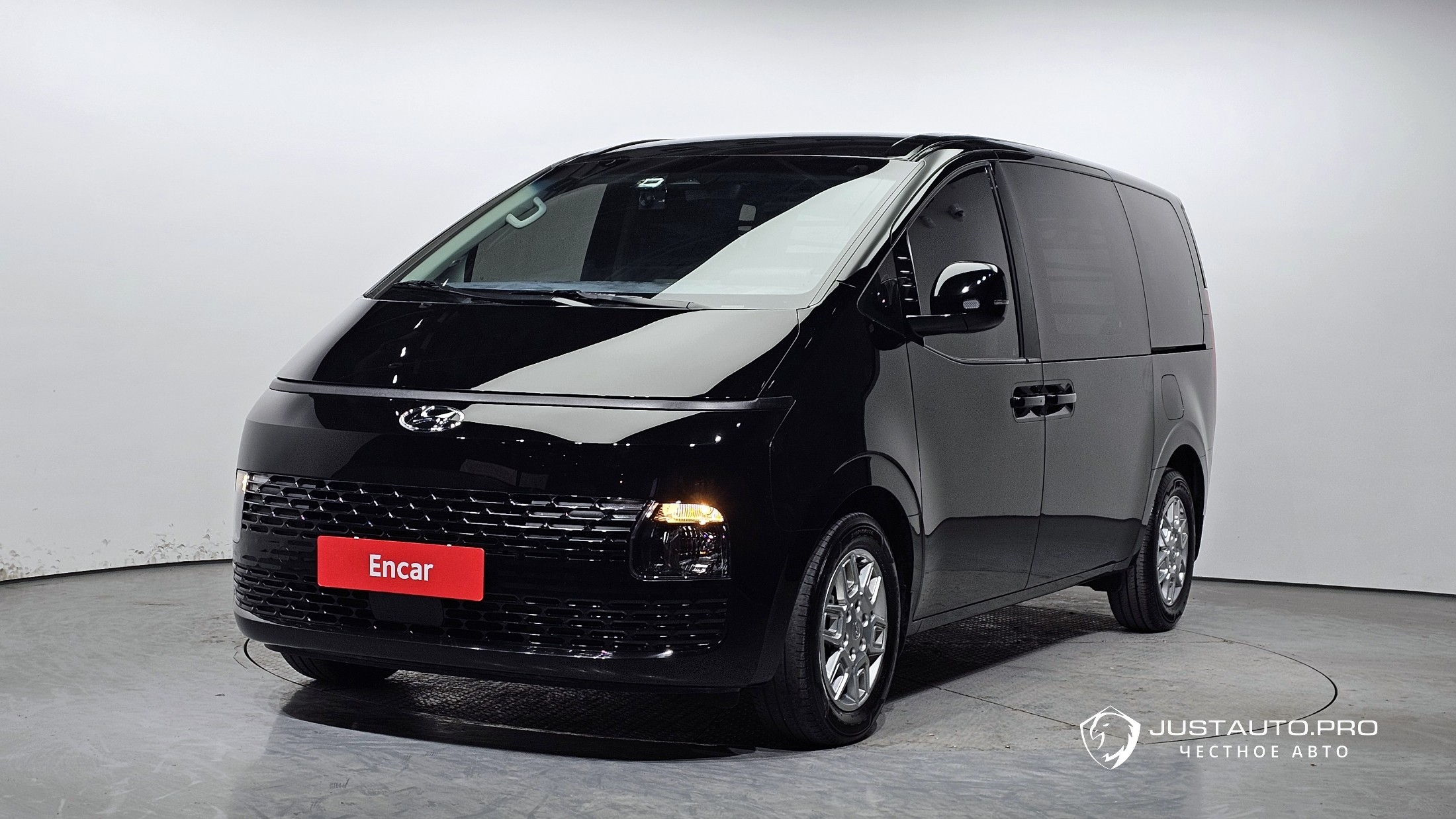 Автомобиль Hyundai Staria