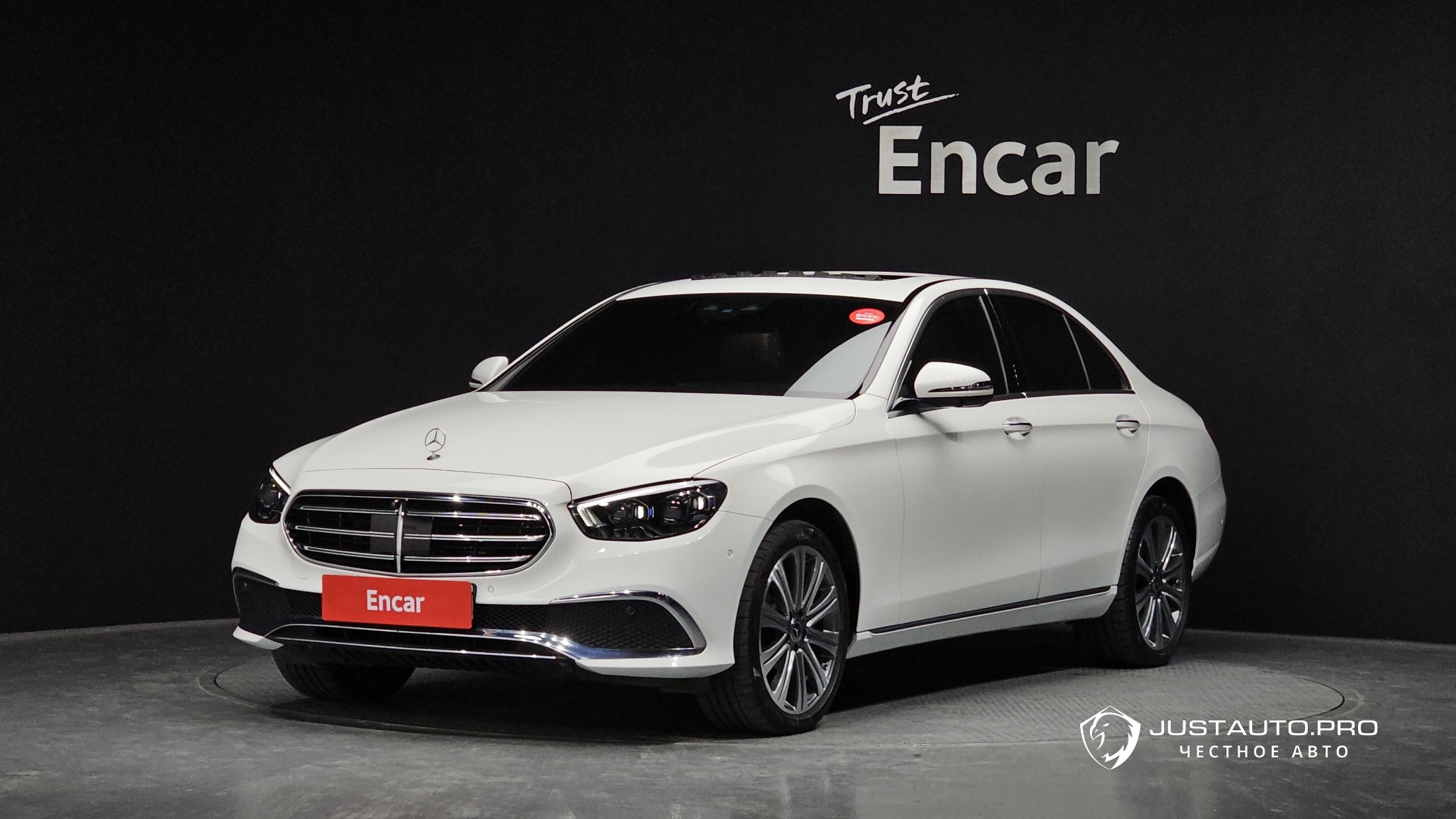 Автомобиль Mercedes-Benz E-Class