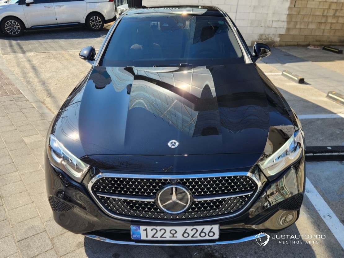 Автомобиль Mercedes-Benz E-Class