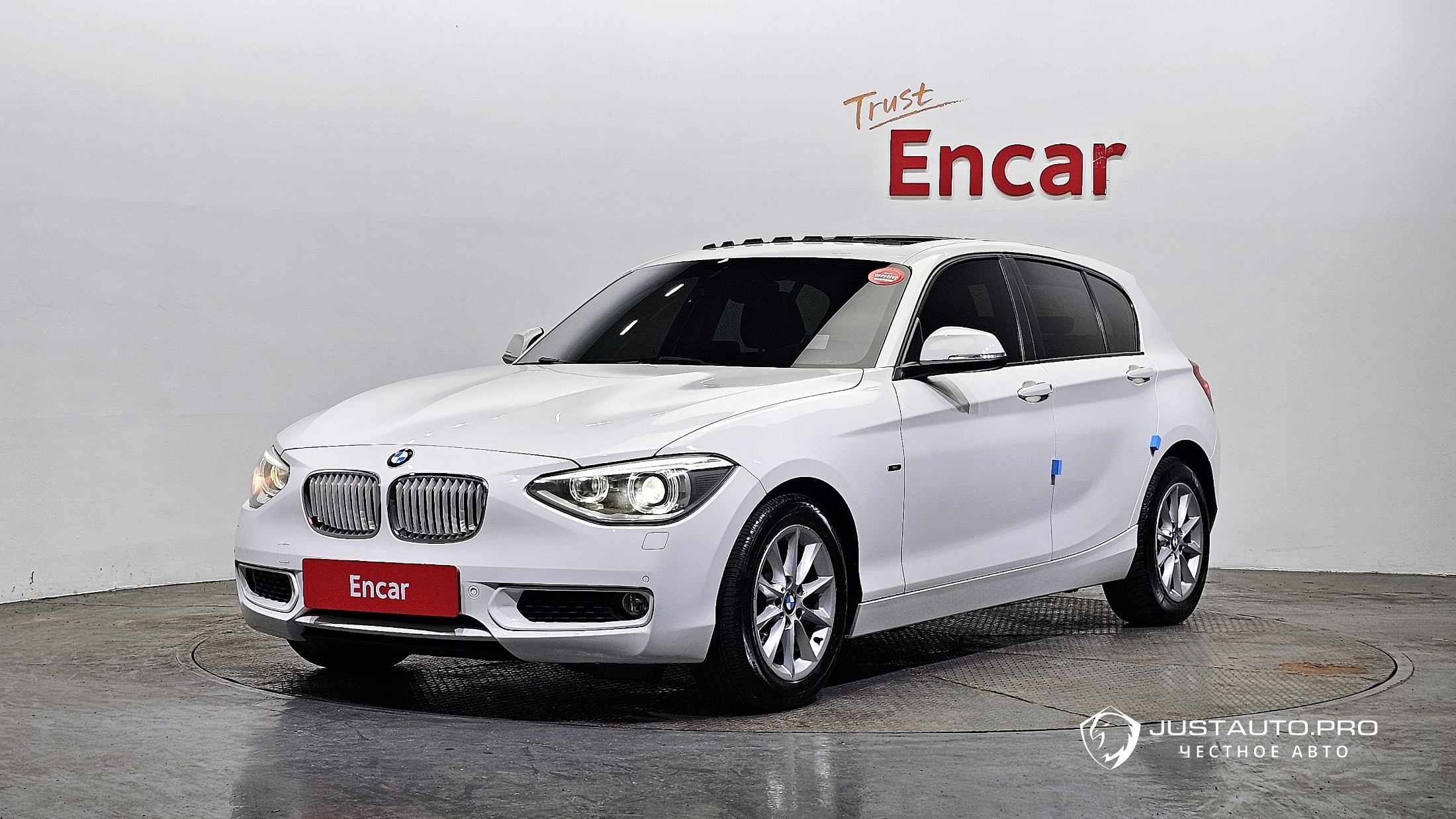 Автомобиль BMW 1-Series