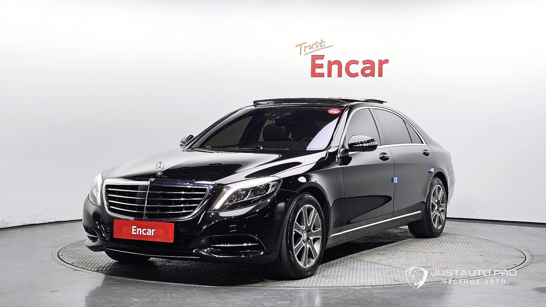 Автомобиль Mercedes-Benz S-Class
