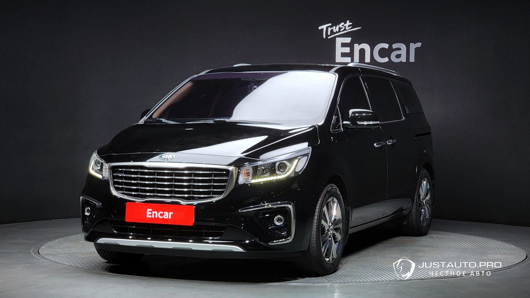 Автомобиль Kia Canival