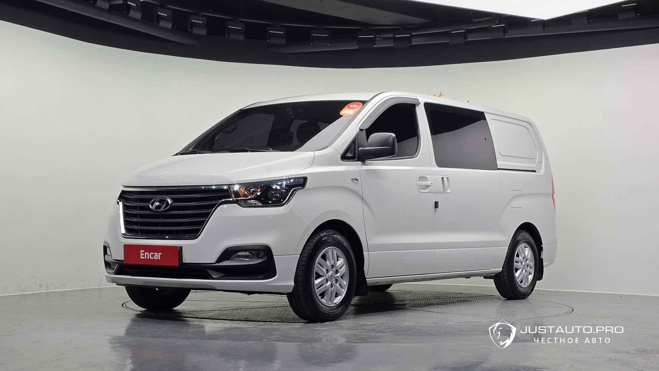 Автомобиль Hyundai Starex