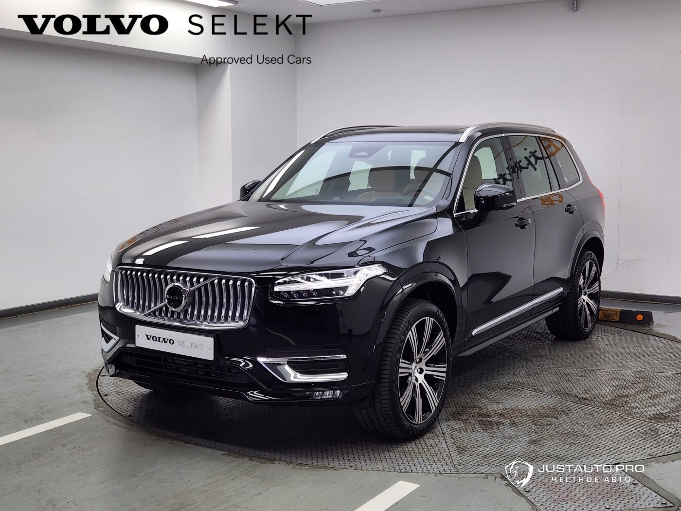 Автомобиль Volvo XC90