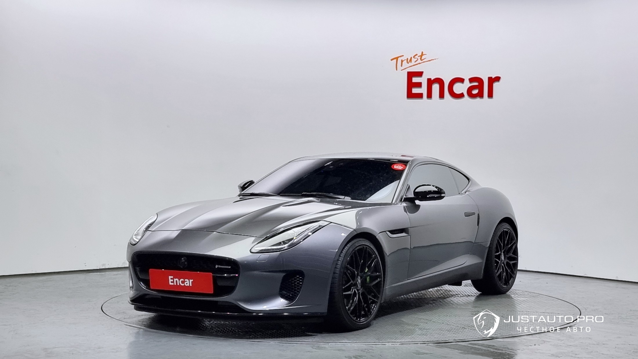 Автомобиль Jaguar F-TYPE