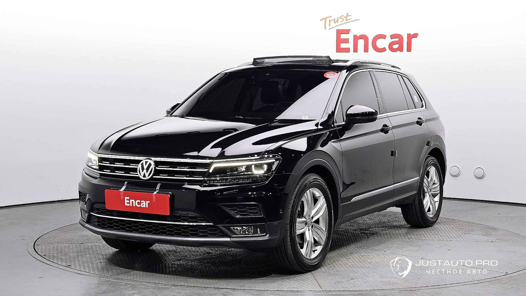 Автомобиль Volkswagen Tiguan