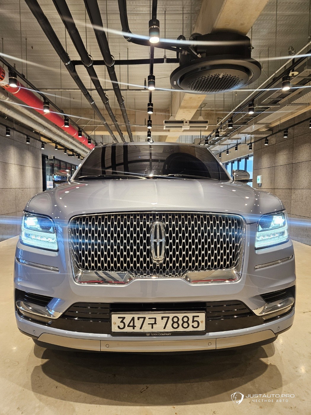 Автомобиль Lincoln Navigator