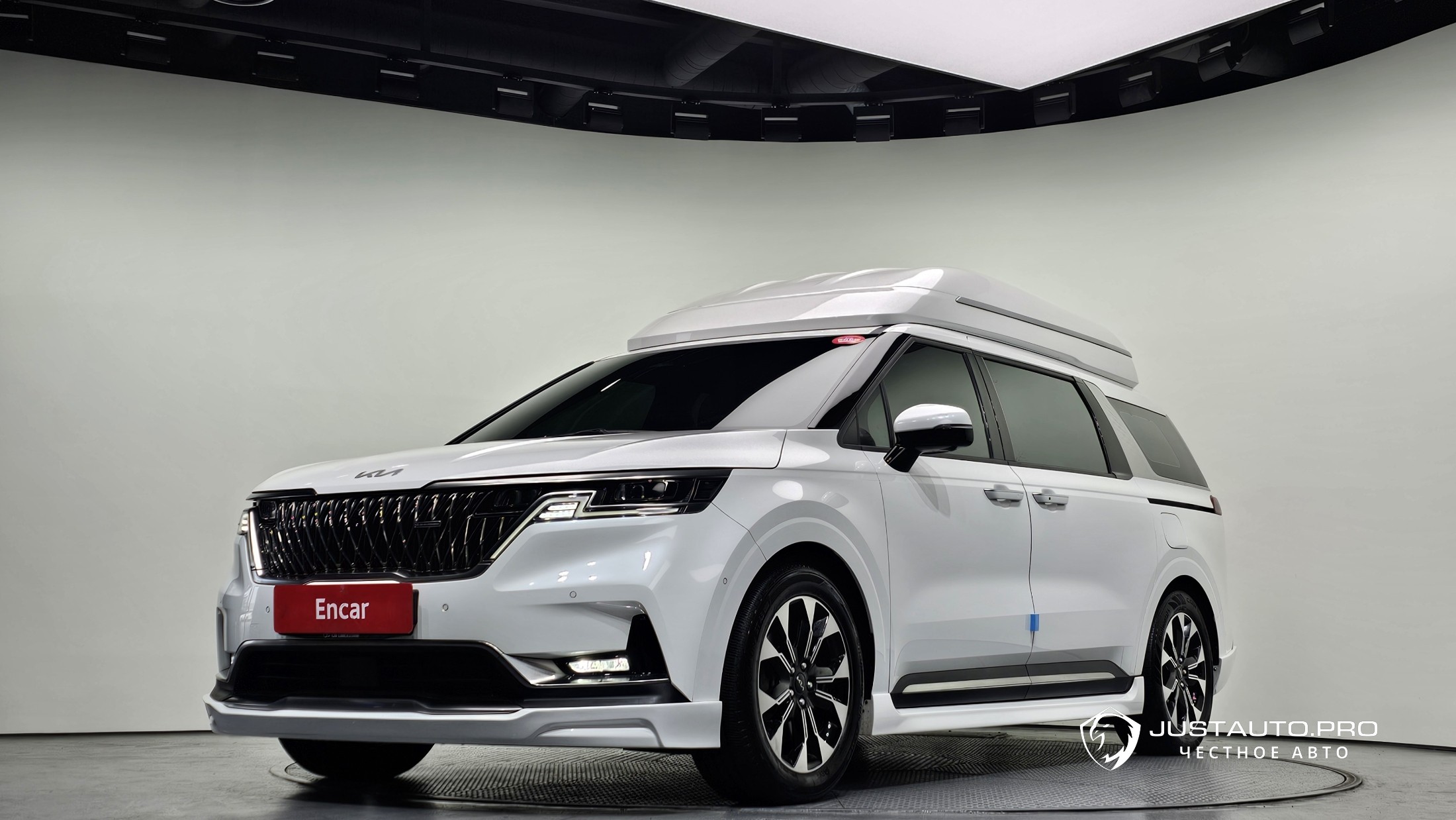 Автомобиль Kia Canival
