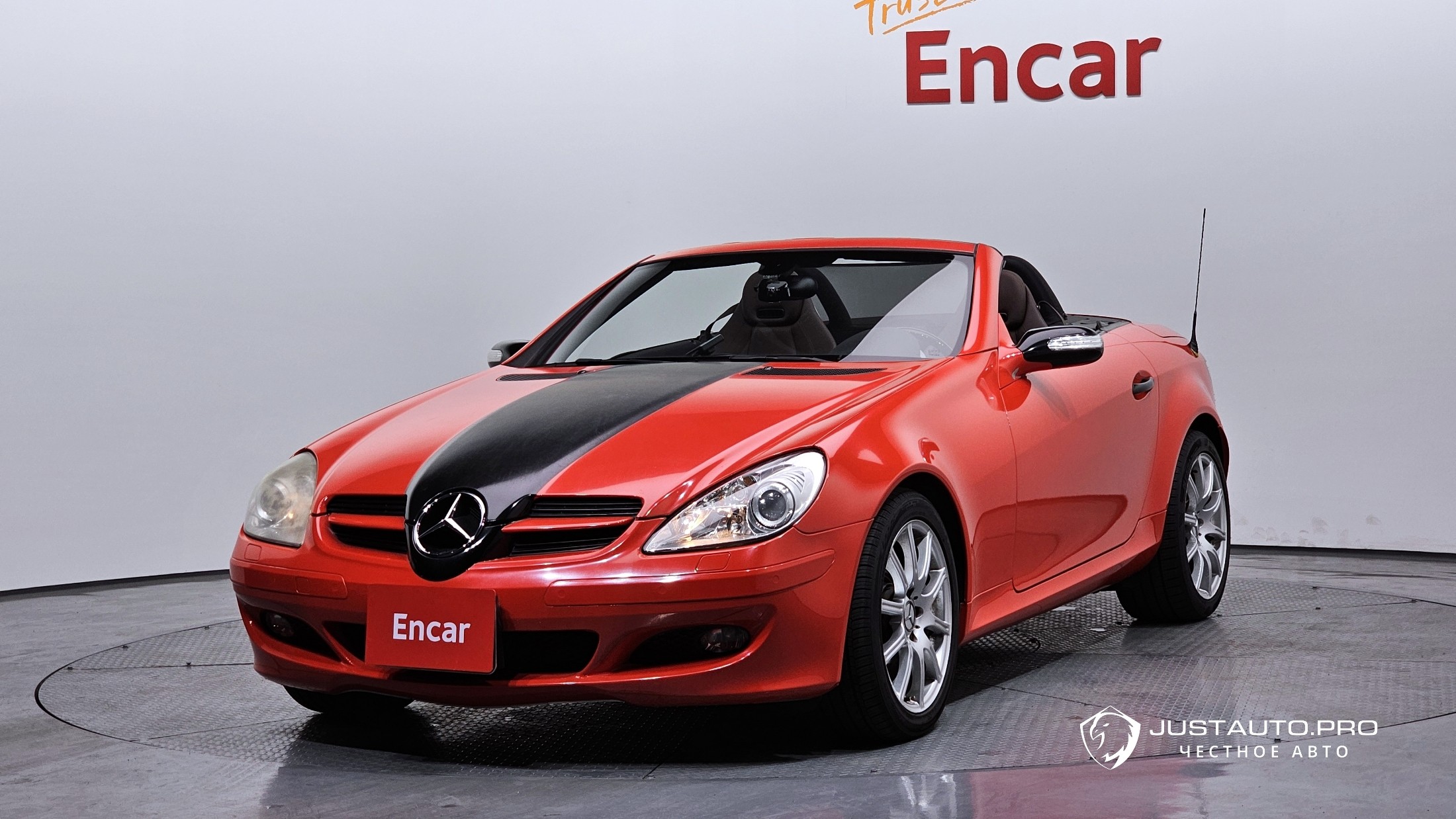 Автомобиль Mercedes-Benz SLK-Class