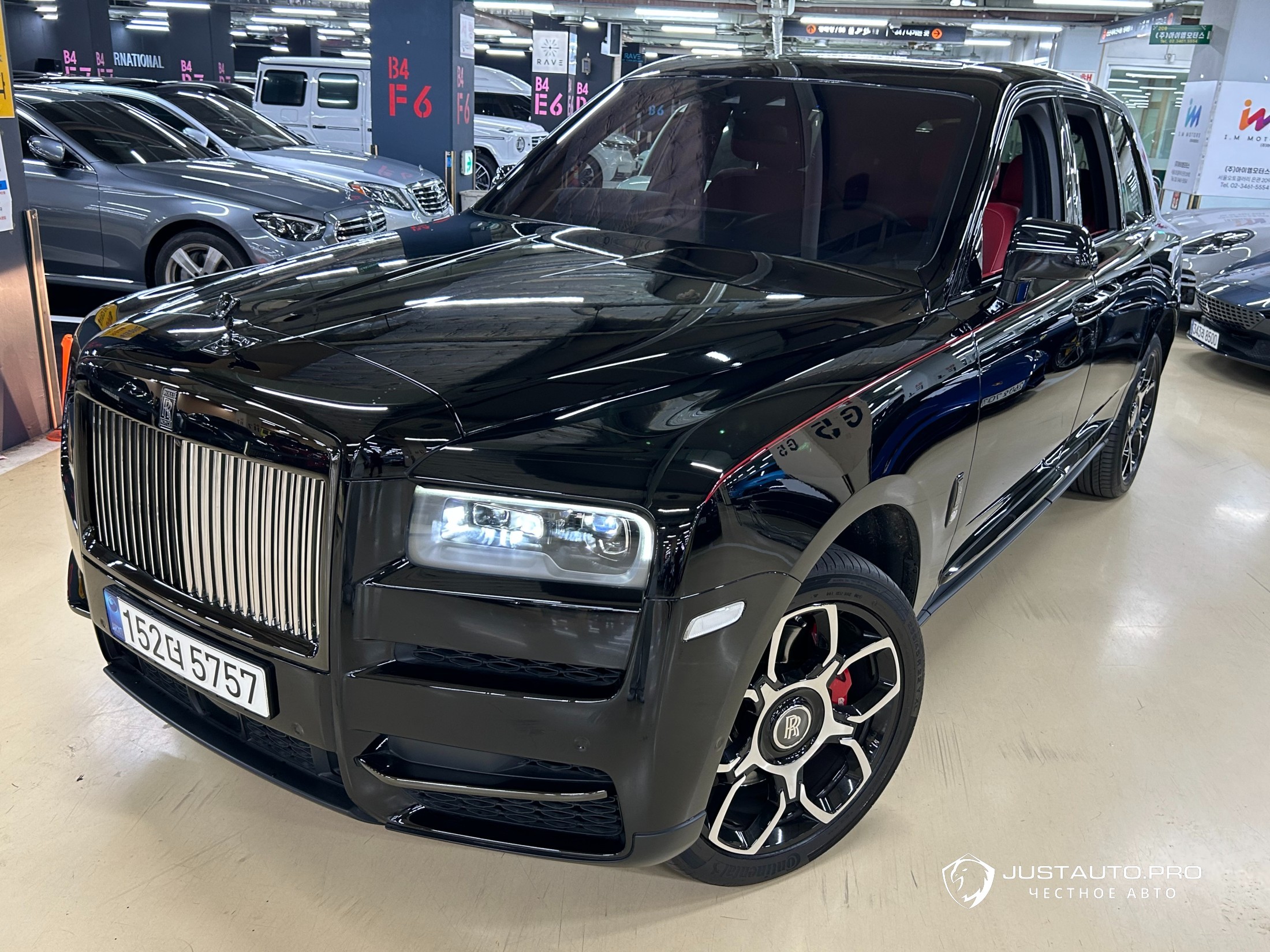 Автомобиль Rolls-Royce Cullinan
