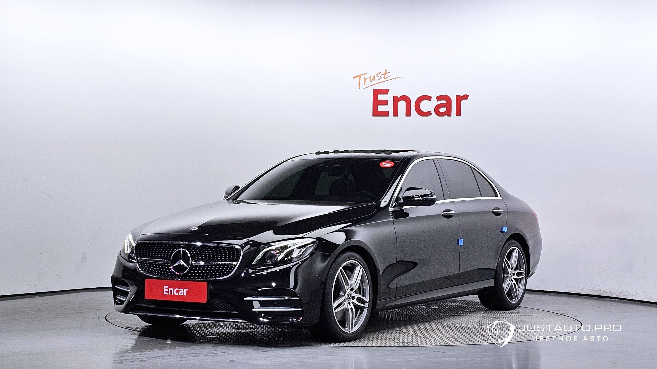 Автомобиль Mercedes-Benz E-Class