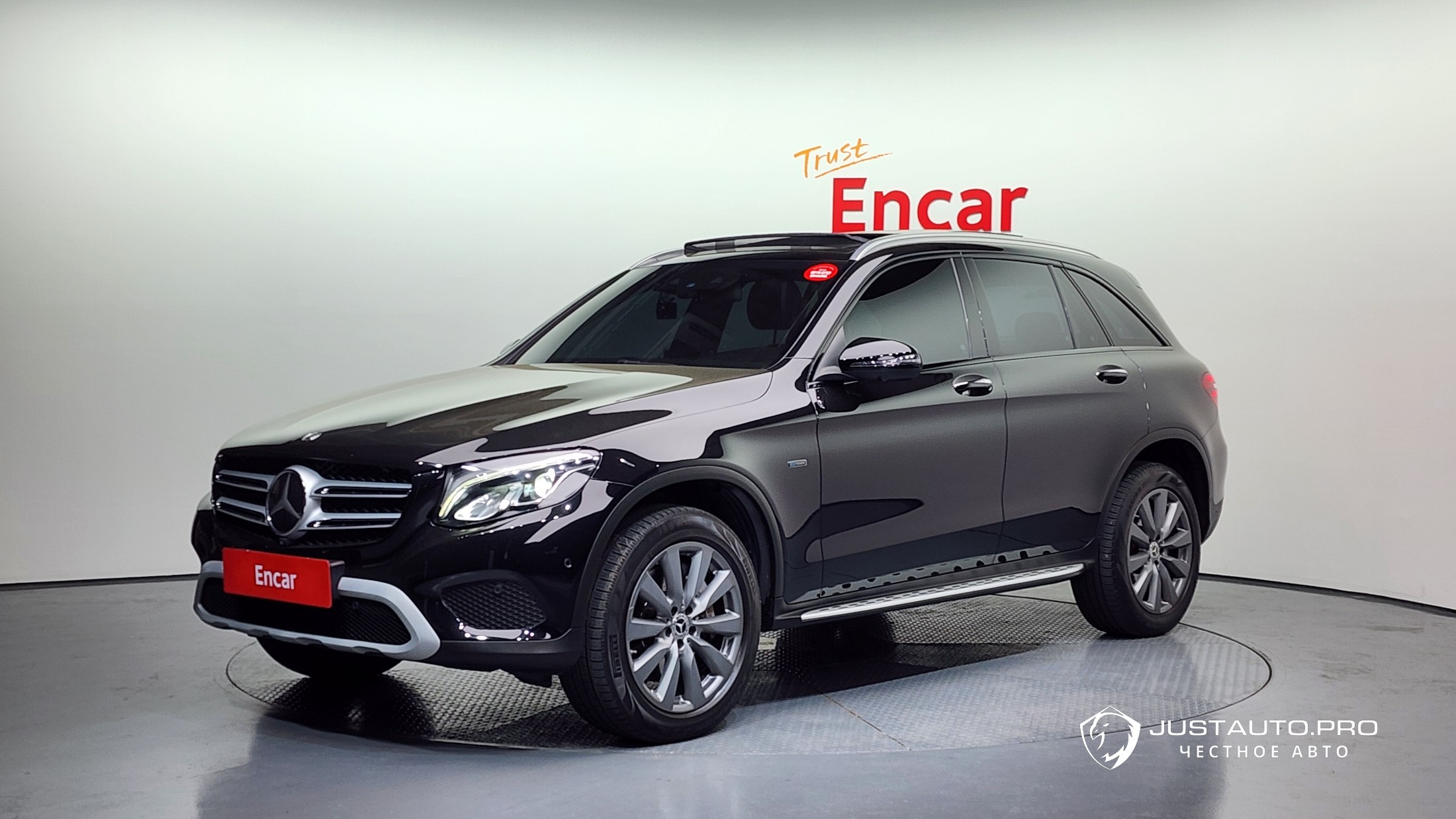 Автомобиль Mercedes-Benz GLC-Class
