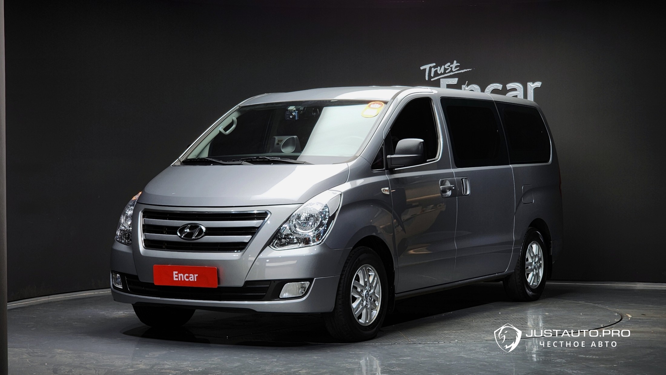 Автомобиль Hyundai Starex