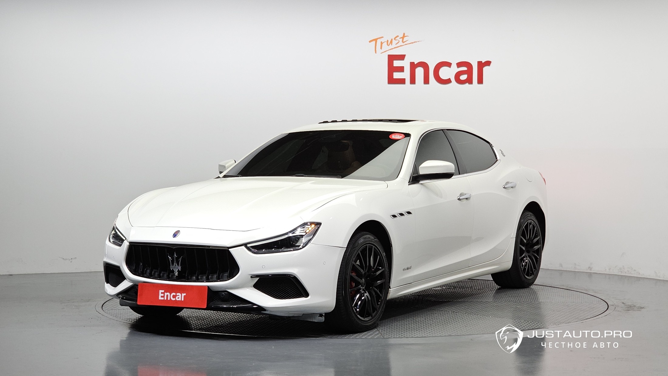 Автомобиль Maserati Ghibli