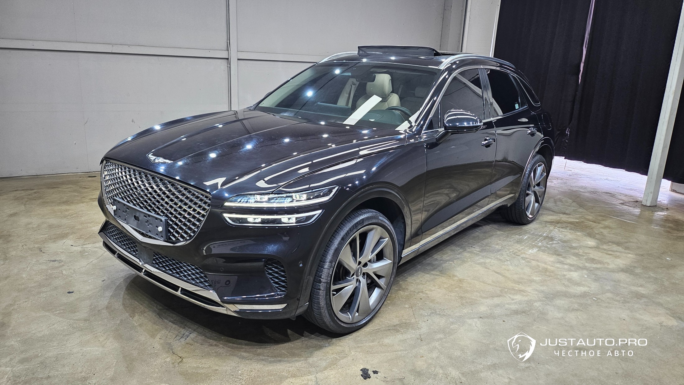 Автомобиль Genesis GV70