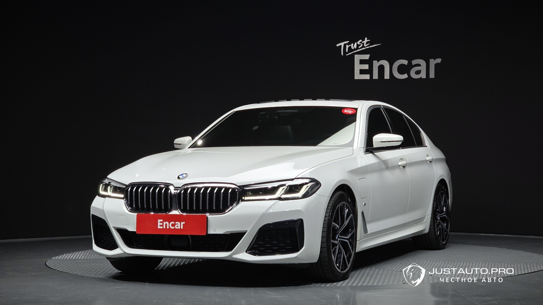 Автомобиль BMW 5-Series