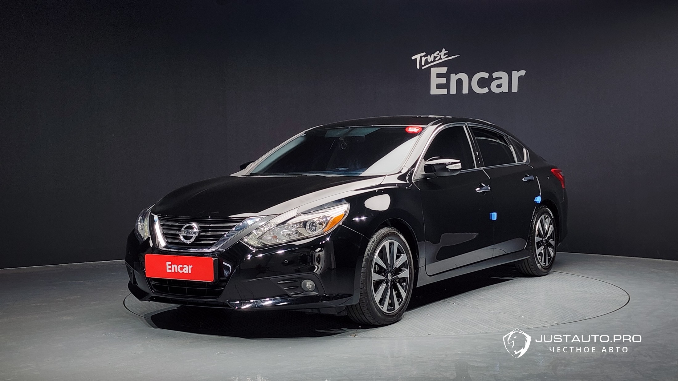 Автомобиль Nissan Altima