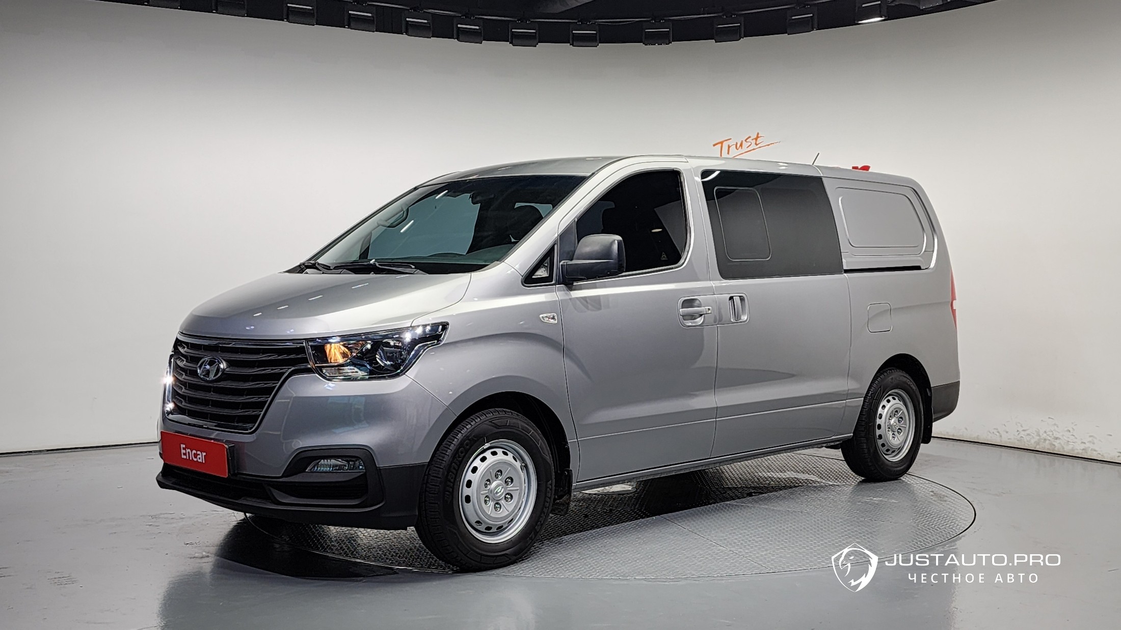 Автомобиль Hyundai Starex
