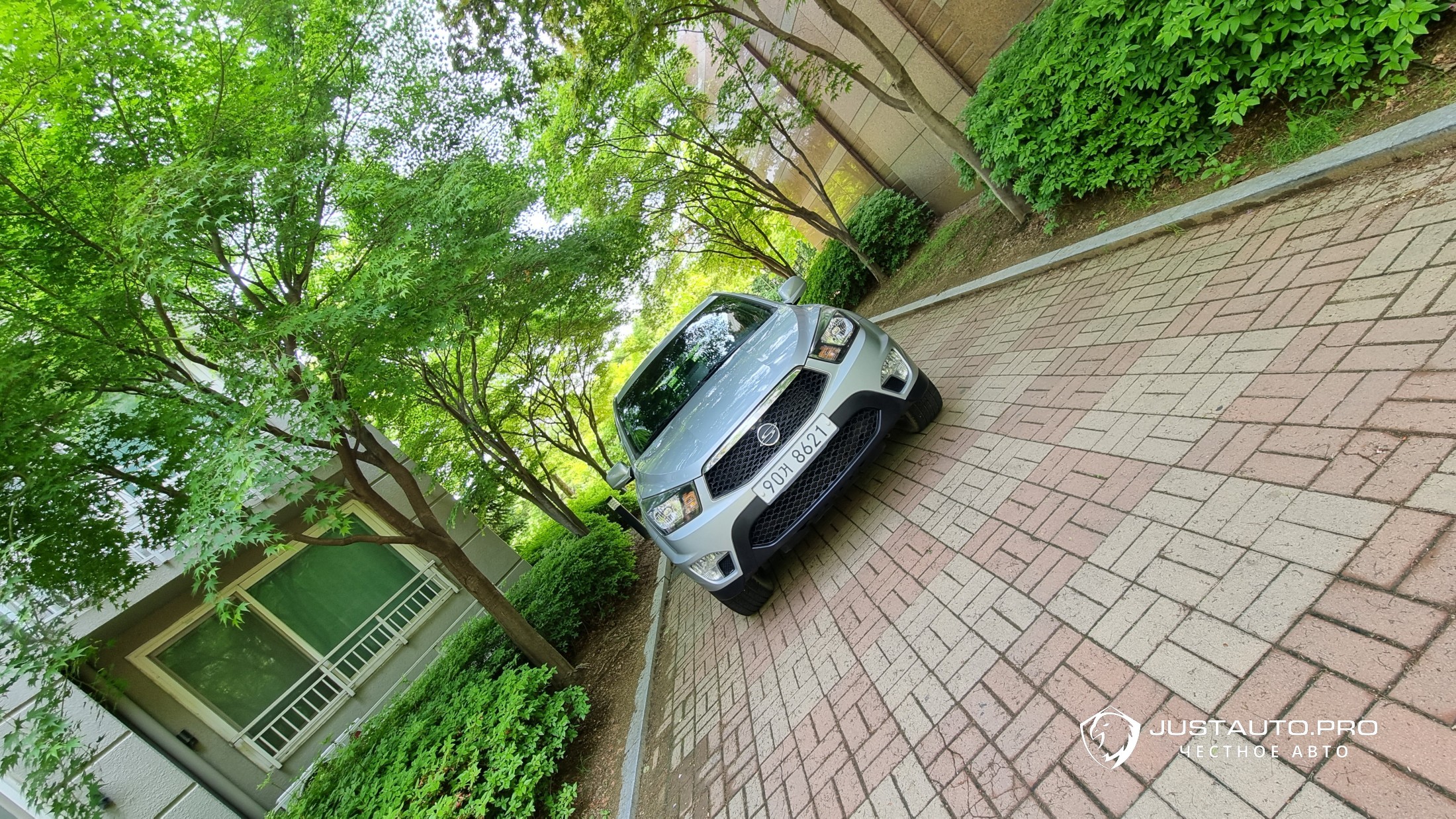 Автомобиль KG_Mobility_Ssangyong KORANDO