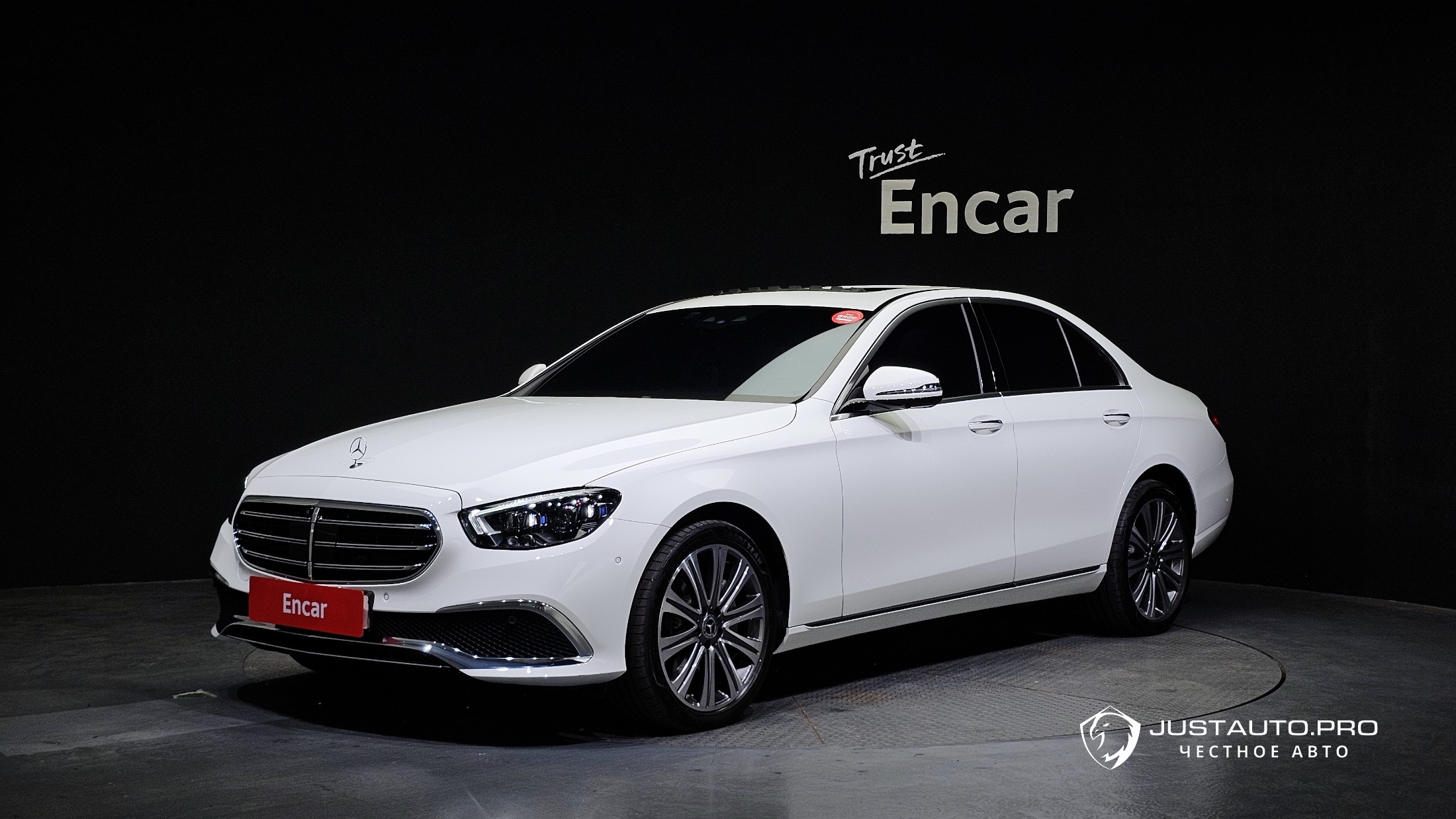 Автомобиль Mercedes-Benz E-Class