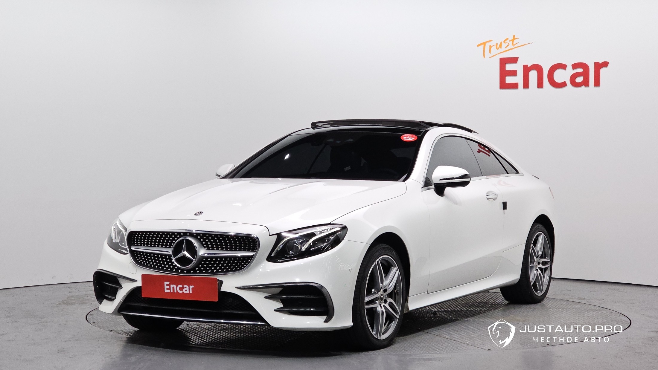 Автомобиль Mercedes-Benz E-Class
