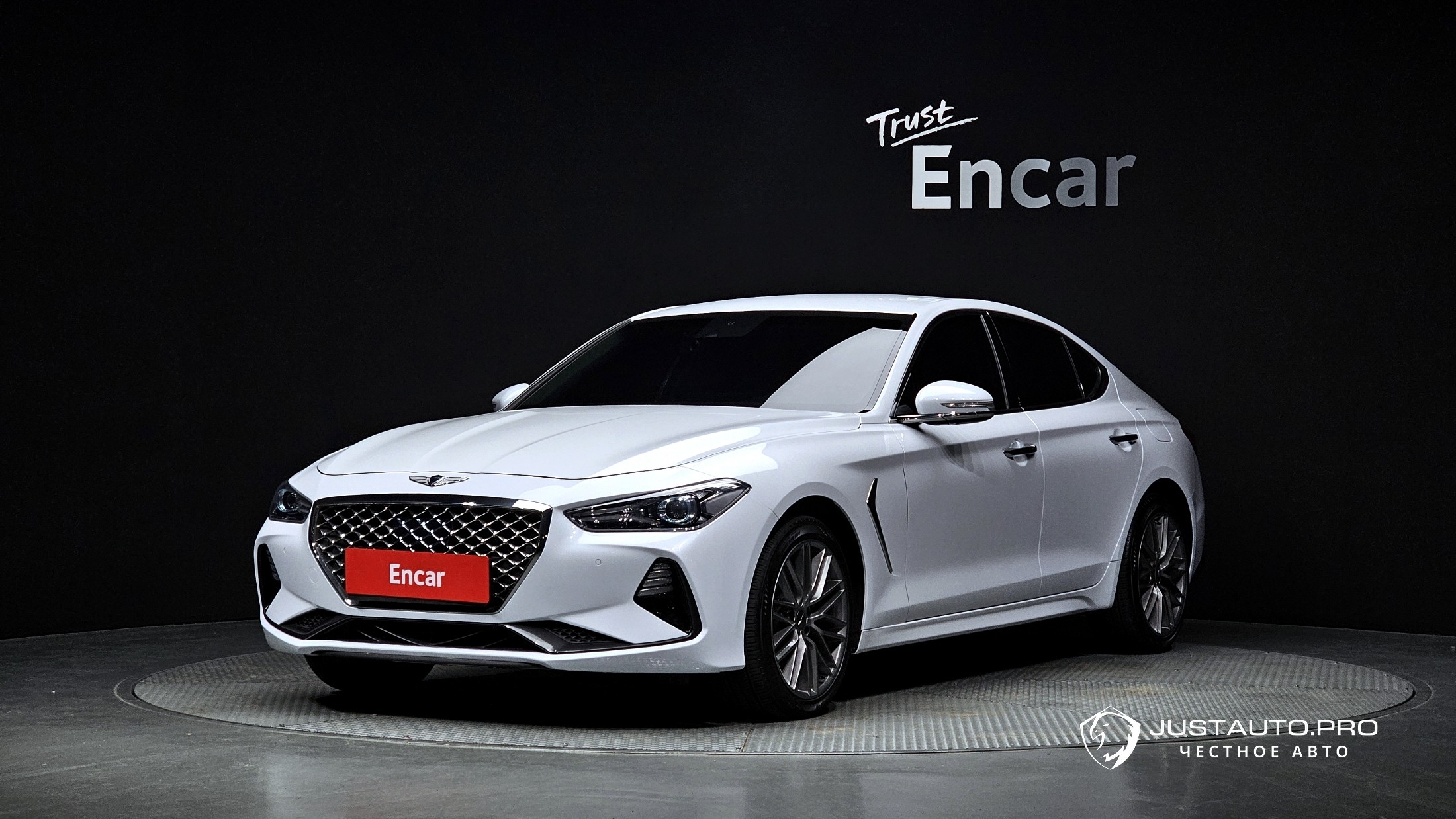 Автомобиль Genesis G70