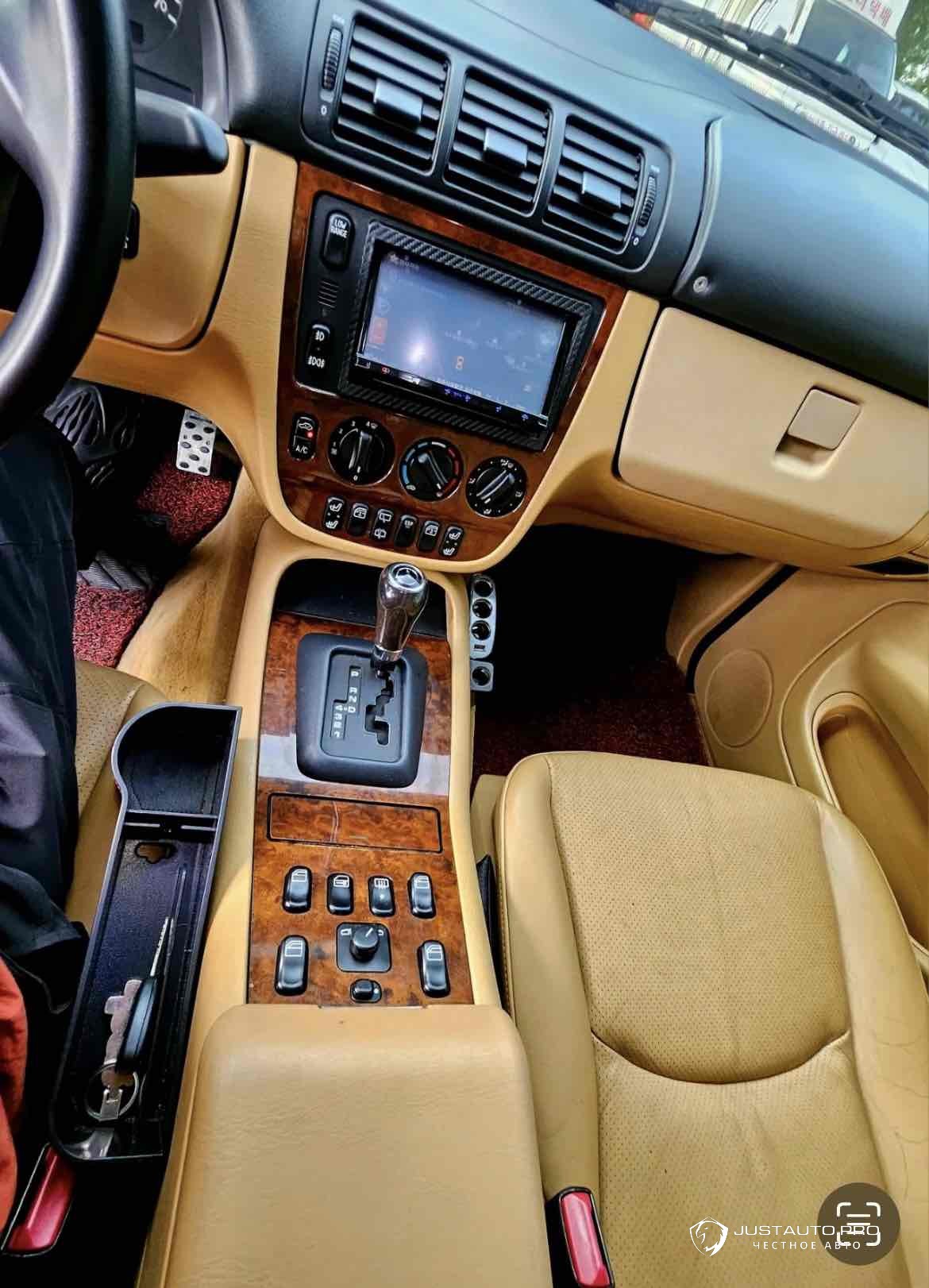 Автомобиль Mercedes-Benz M-class