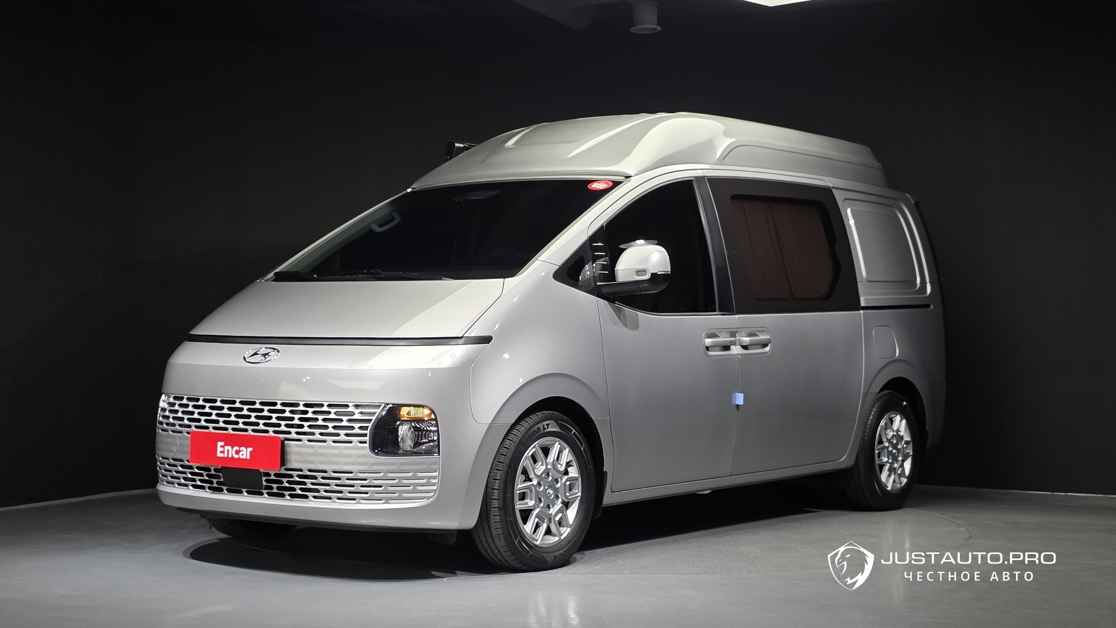 Автомобиль Hyundai Staria