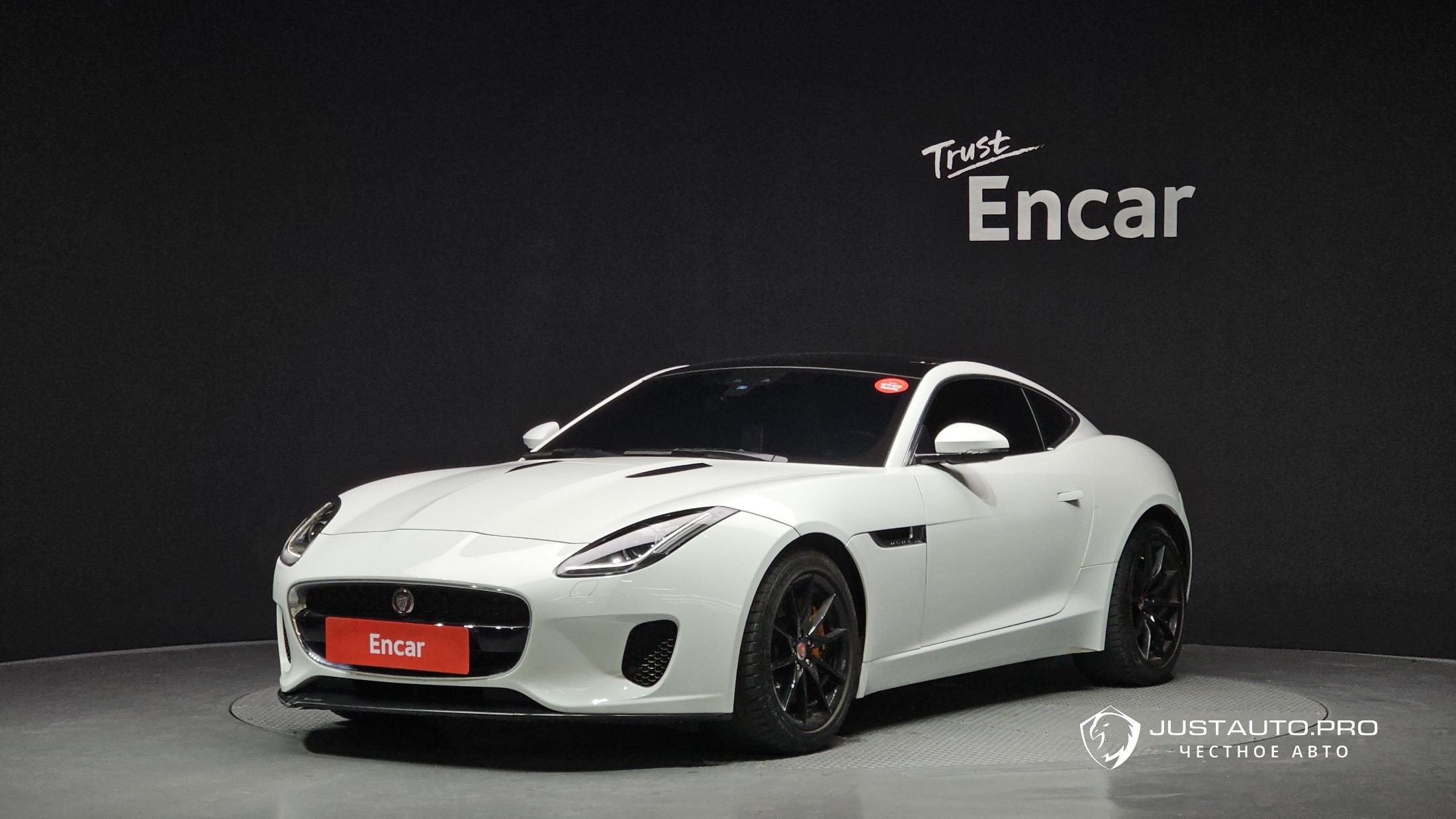 Автомобиль Jaguar F-TYPE