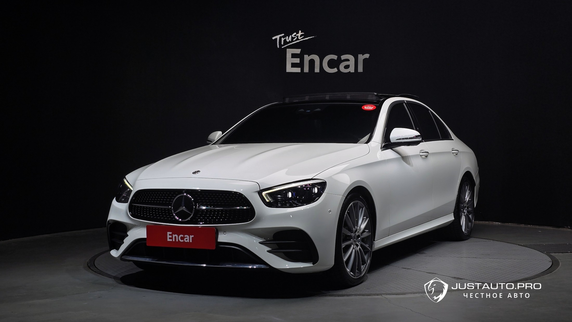Автомобиль Mercedes-Benz E-Class