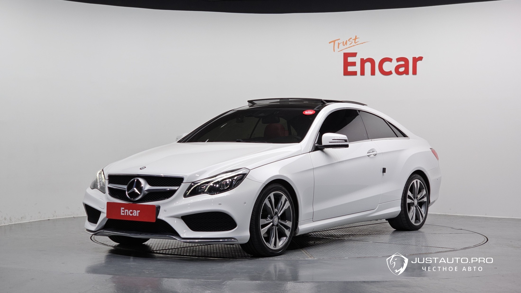 Автомобиль Mercedes-Benz E-Class