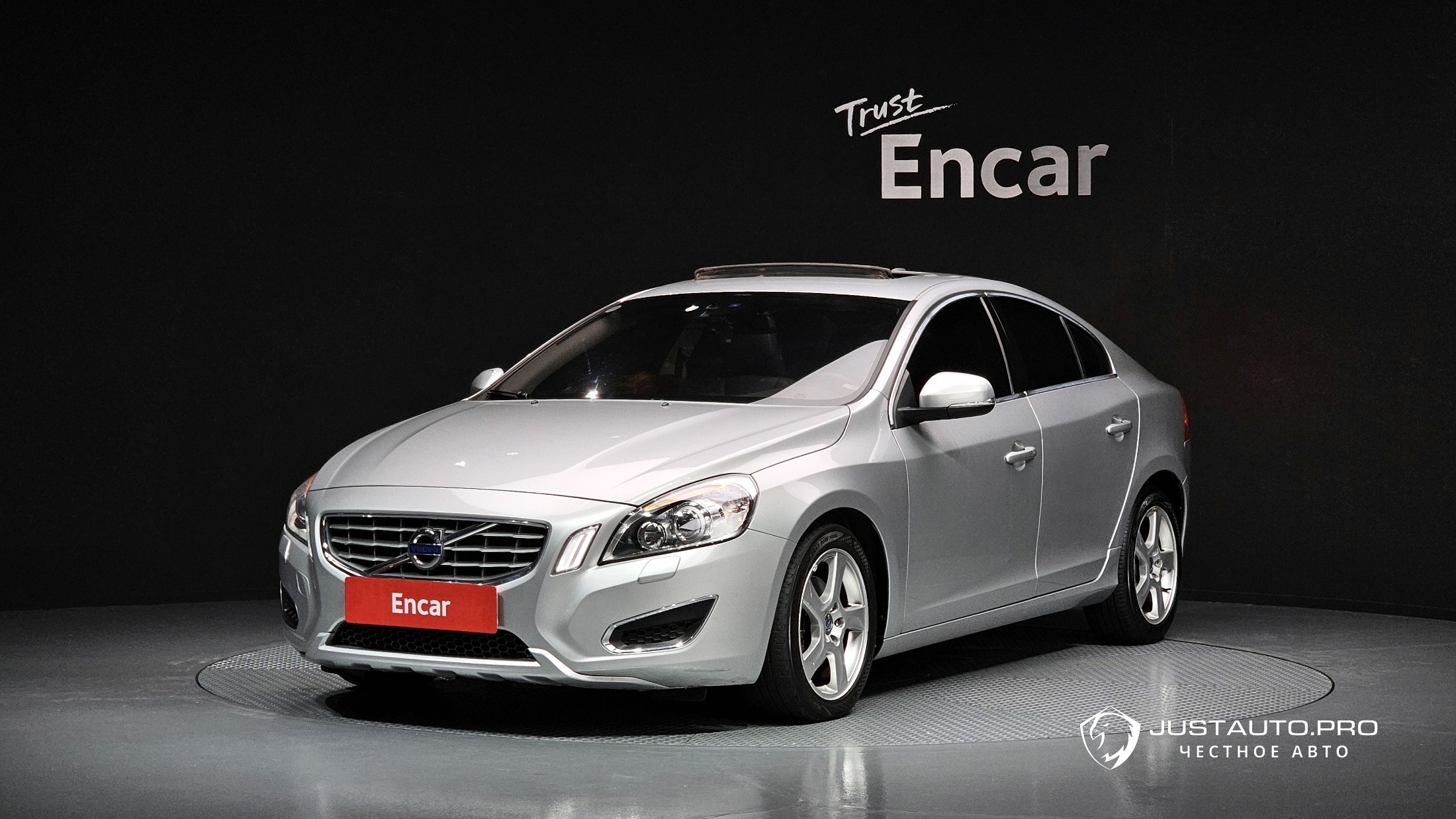 Автомобиль Volvo S60