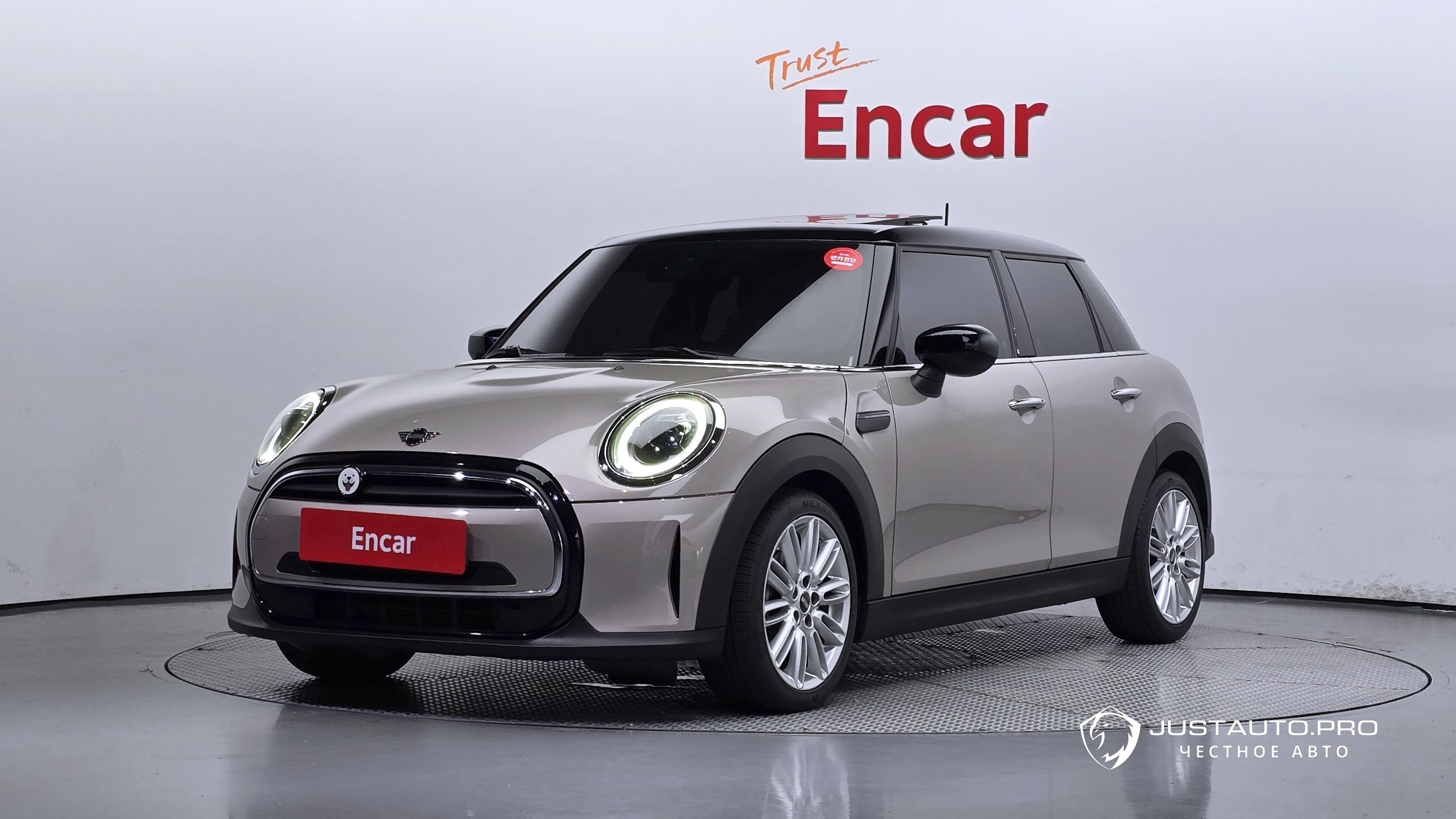 Автомобиль Mini Cooper