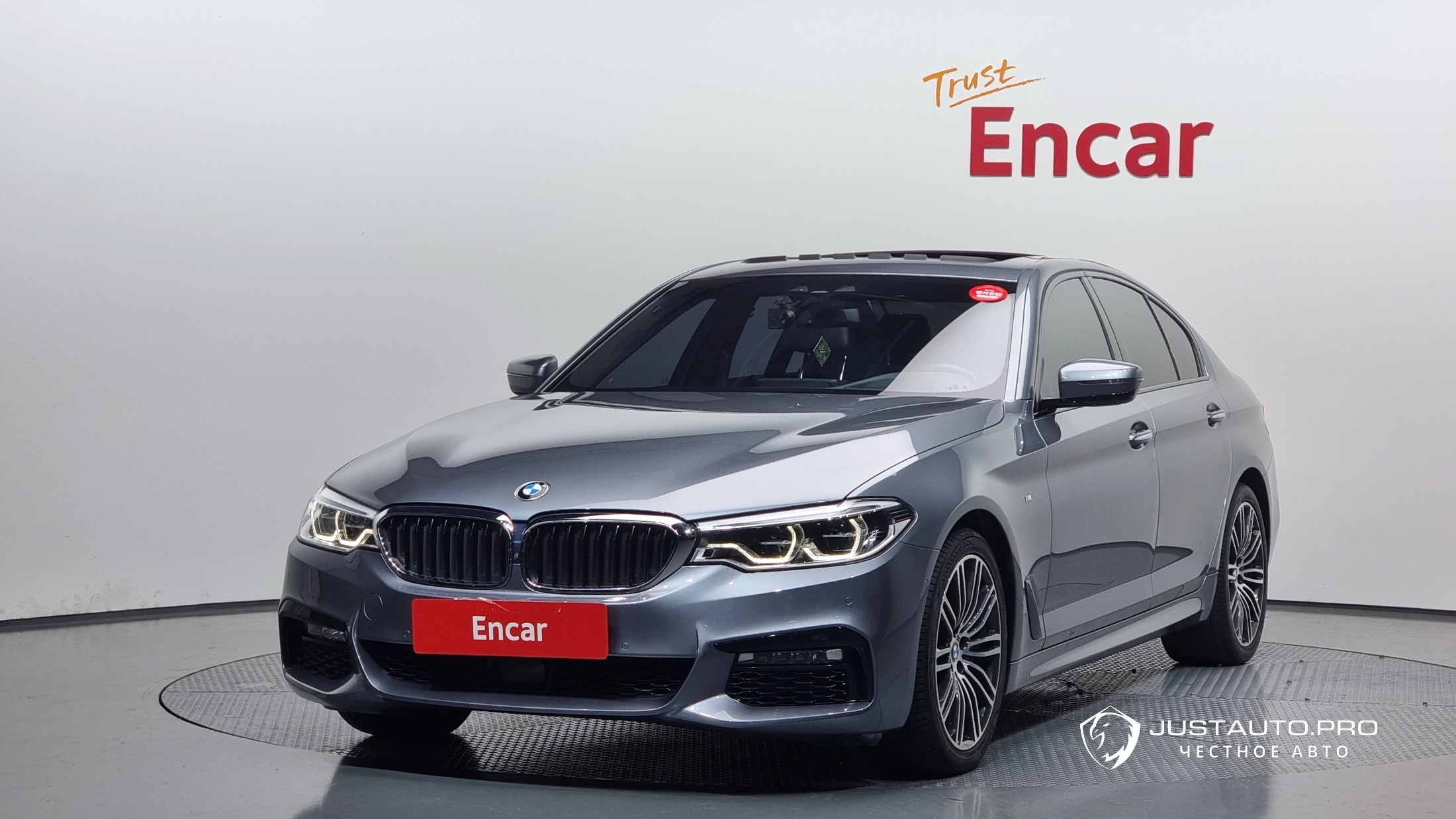 Автомобиль BMW 5-Series