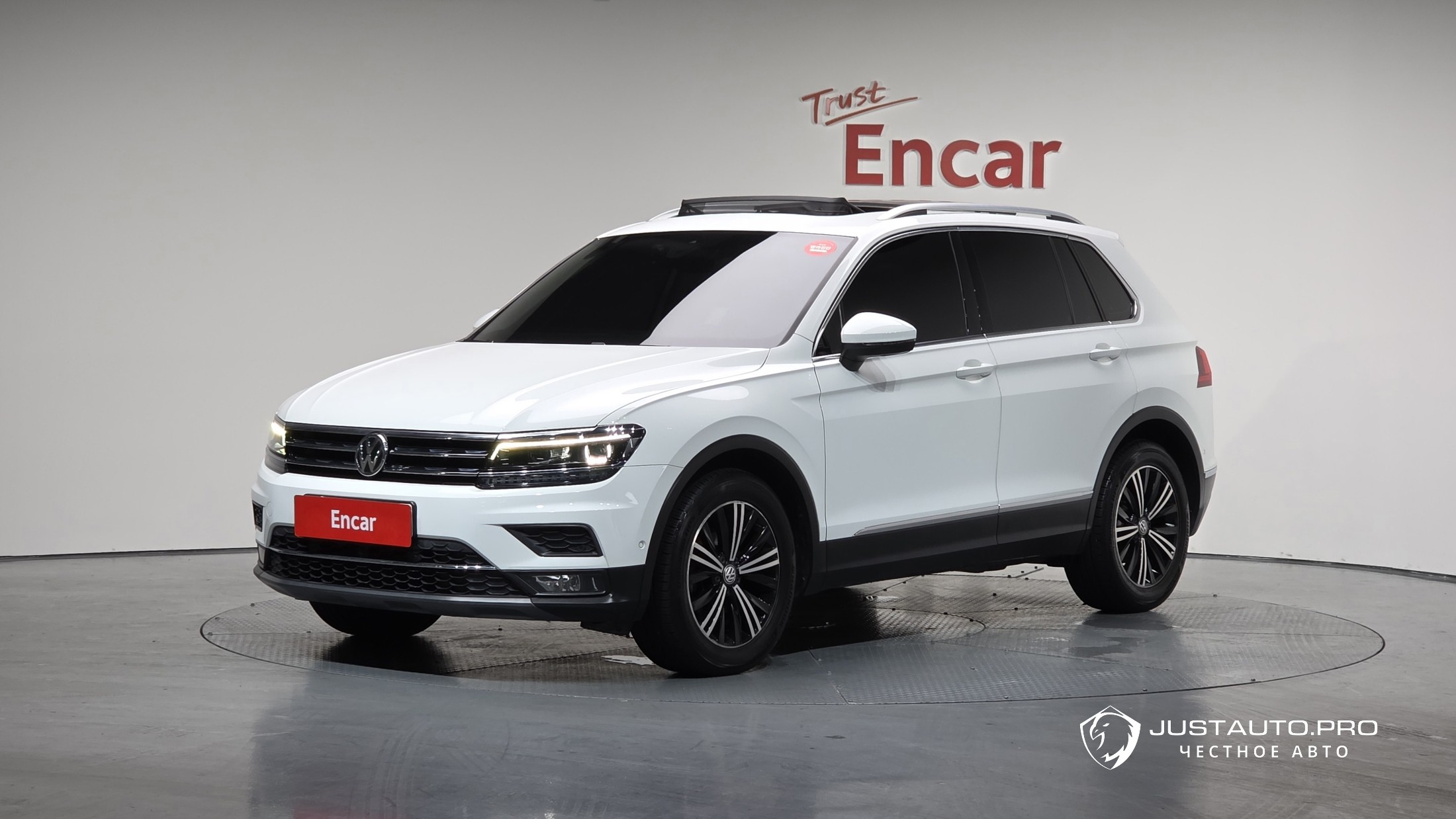 Автомобиль Volkswagen Tiguan