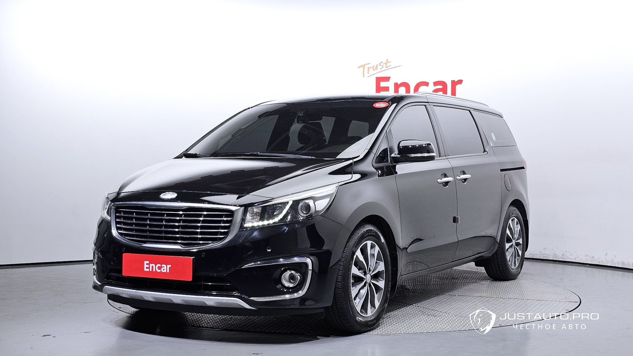 Автомобиль Kia Canival