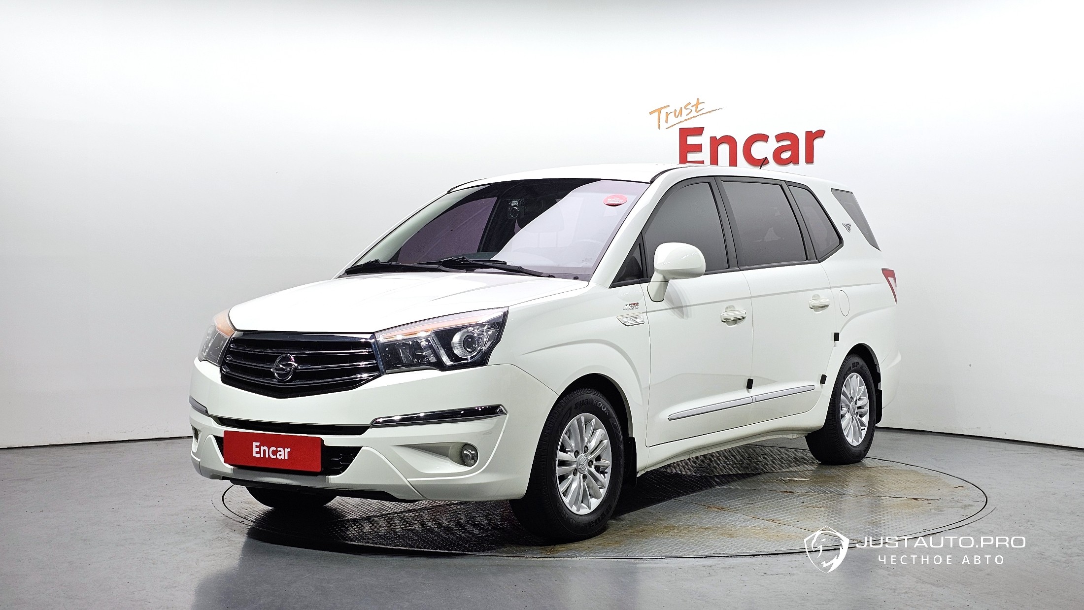 Автомобиль KG_Mobility_Ssangyong KORANDO