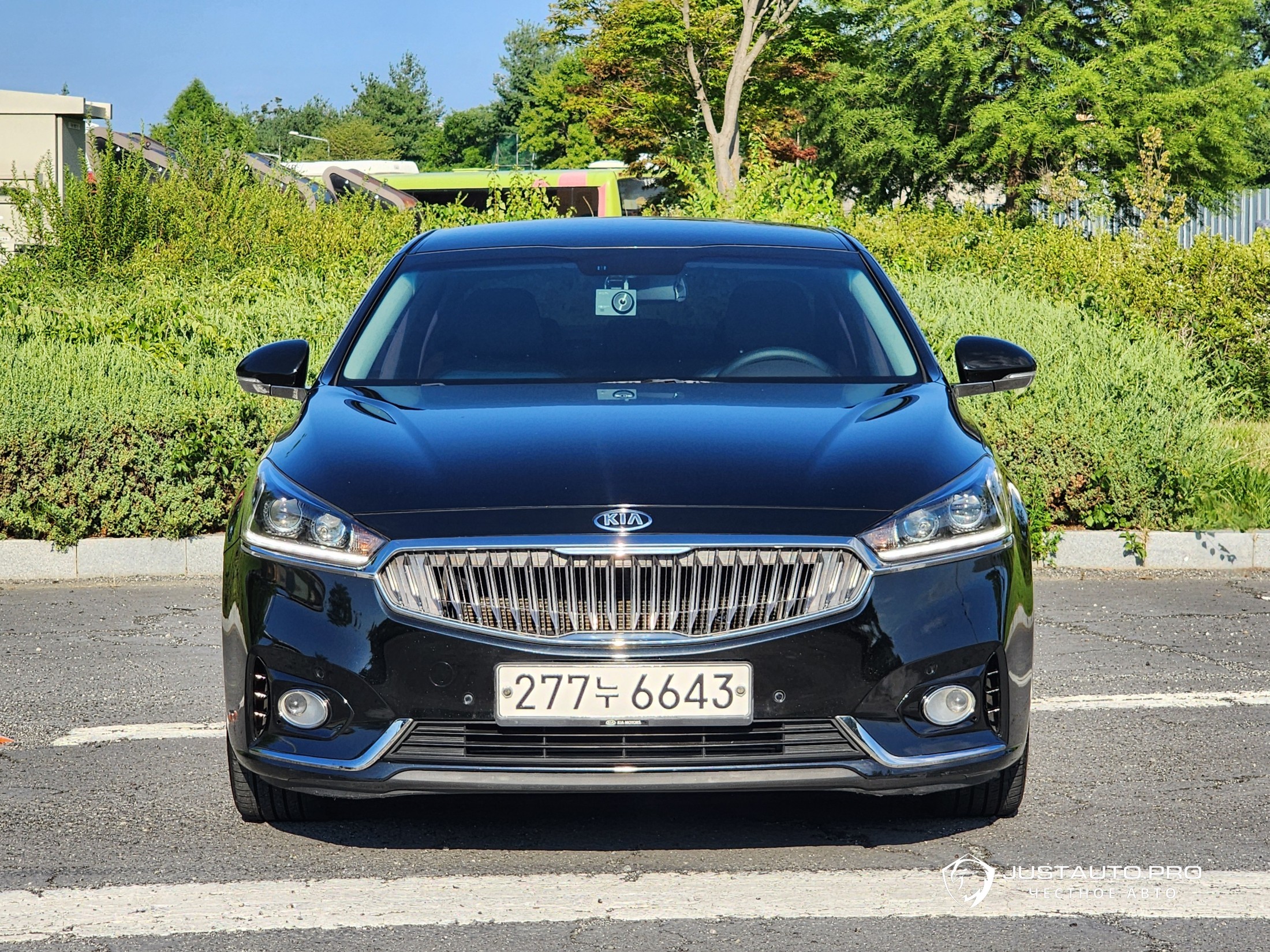 Автомобиль Kia K7