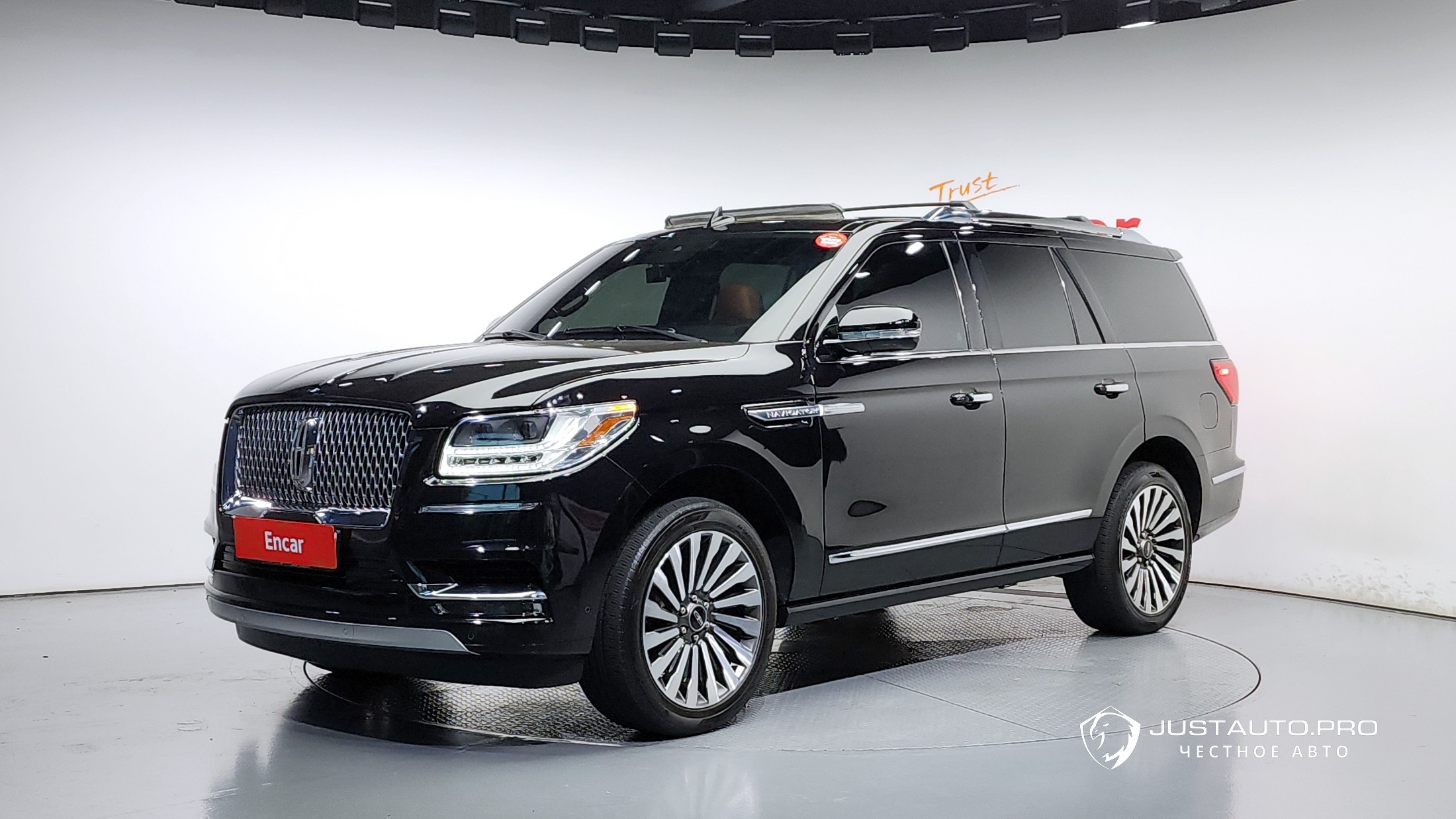 Автомобиль Lincoln Navigator