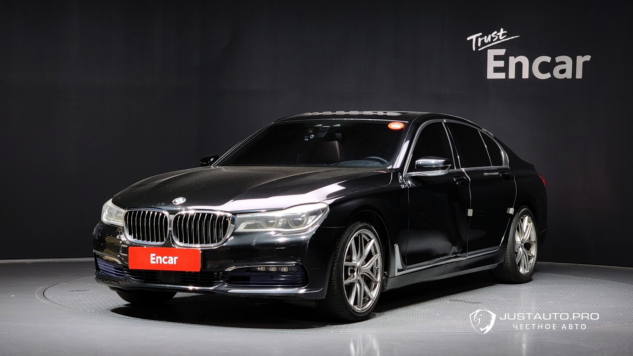 Автомобиль BMW 7-Series