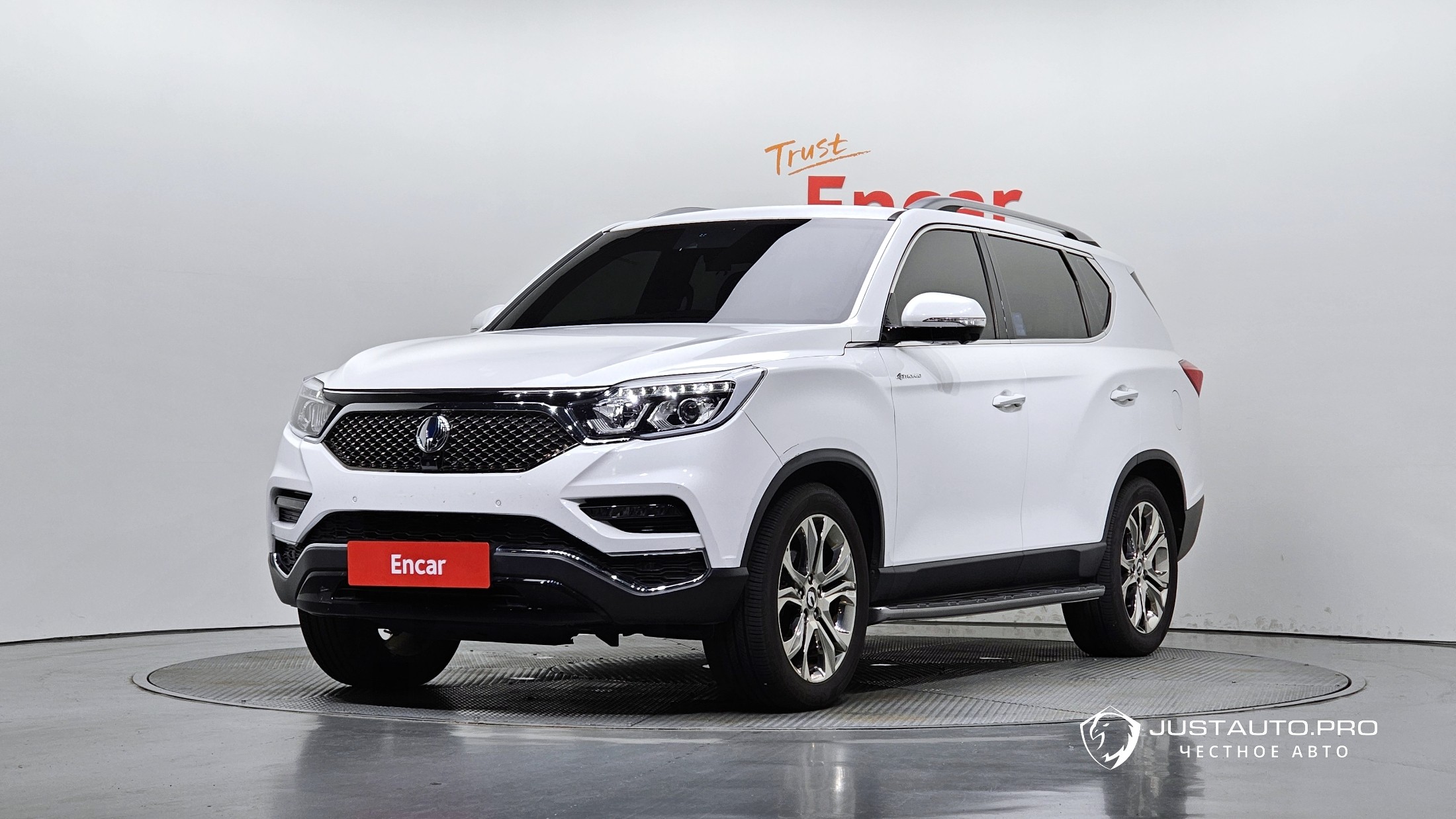 Автомобиль KG_Mobility_Ssangyong Rexton