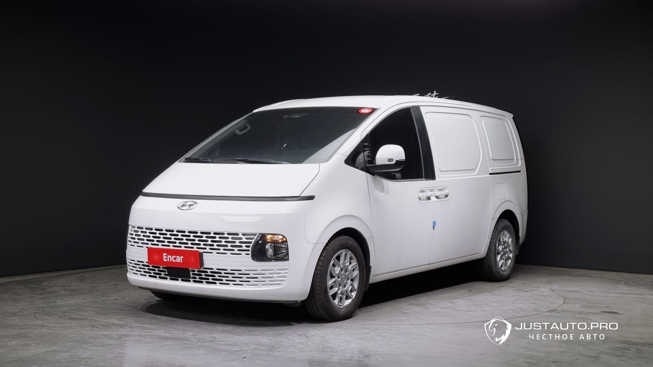 Автомобиль Hyundai Staria