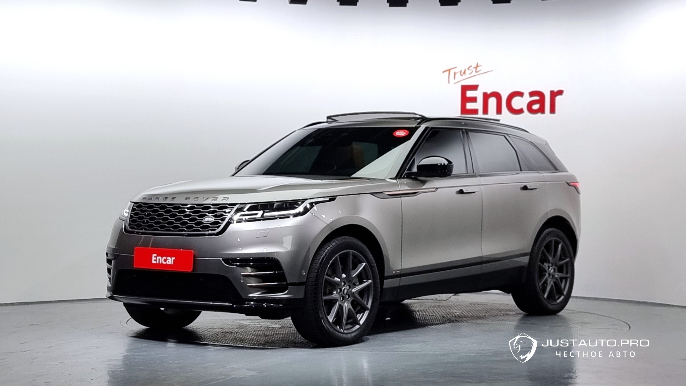 Автомобиль Land Rover Range Rover Velar
