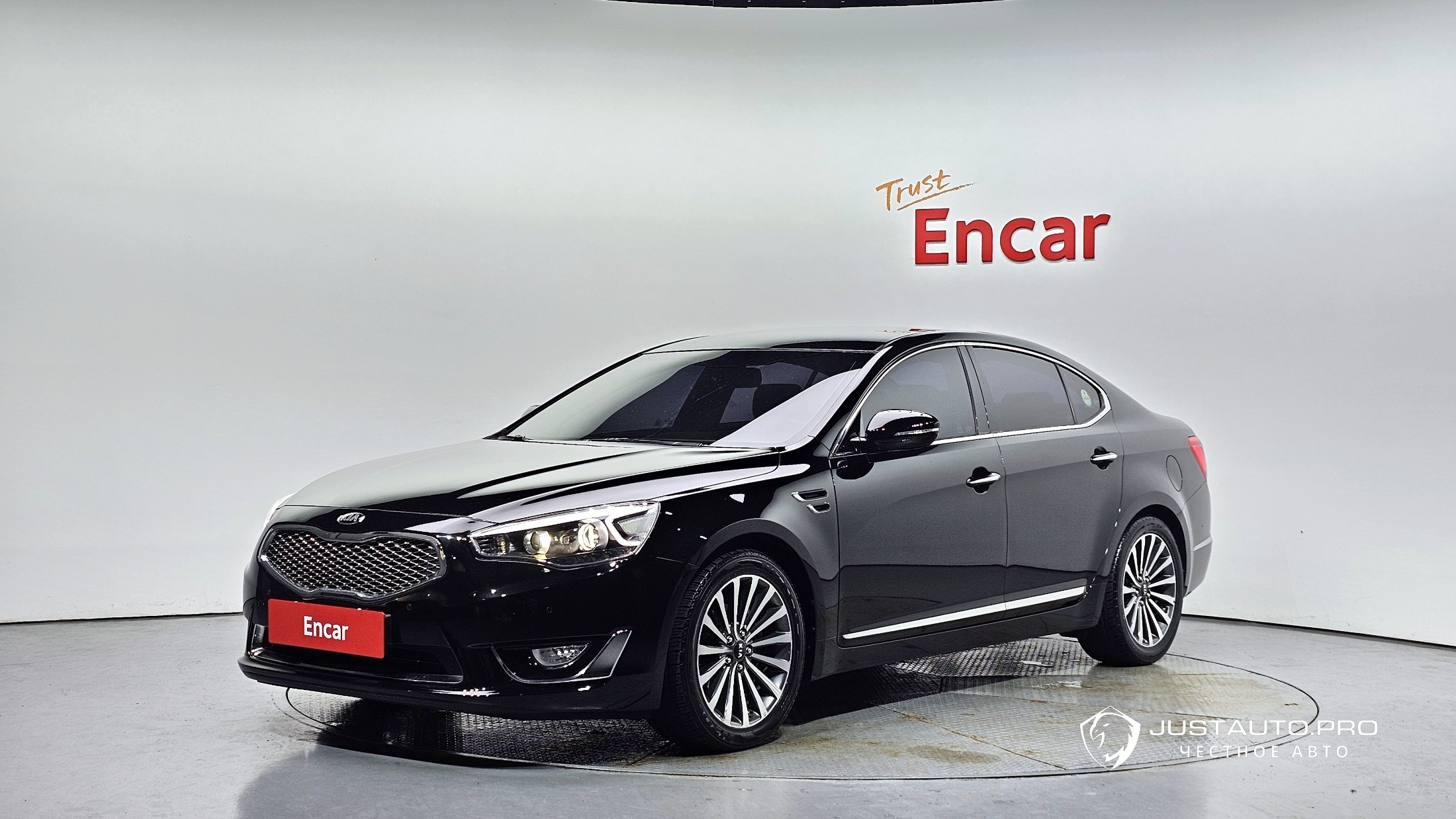 Автомобиль Kia K7