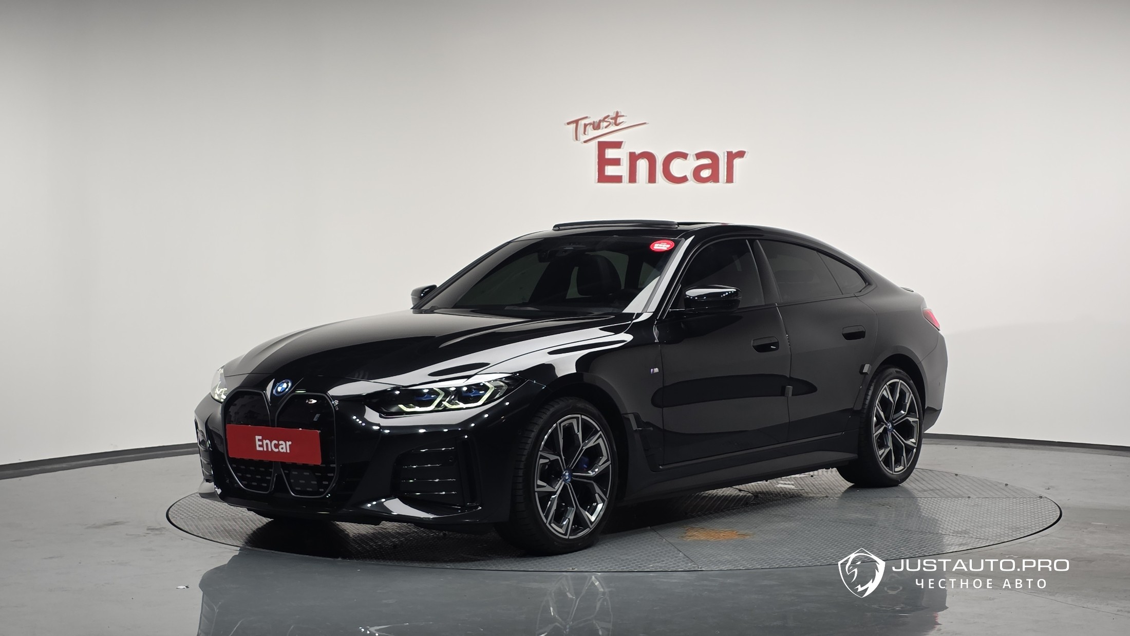 Автомобиль BMW i4